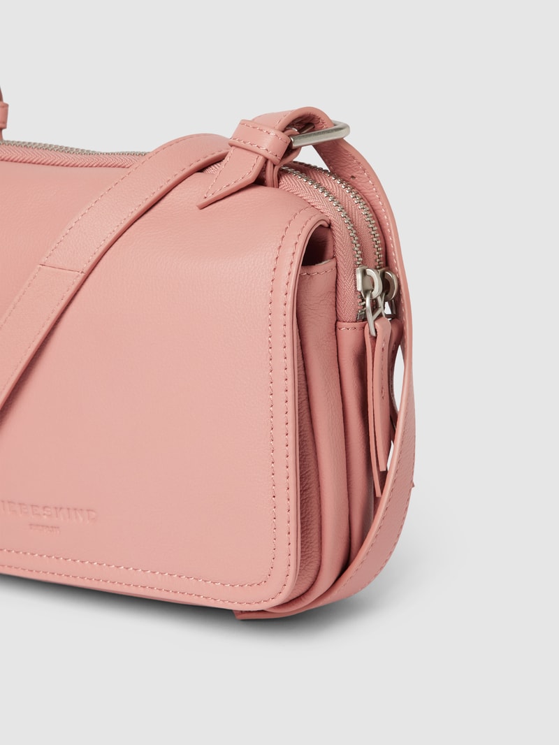 Crossbody Bag mit Label-Detail in rosé