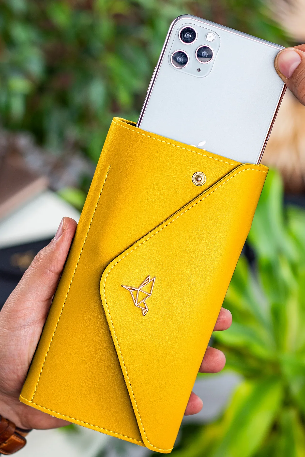Garbalia  Gelbe Damenbrieftasche im Umschlagmodell mit Telefon- und Münzfächern
