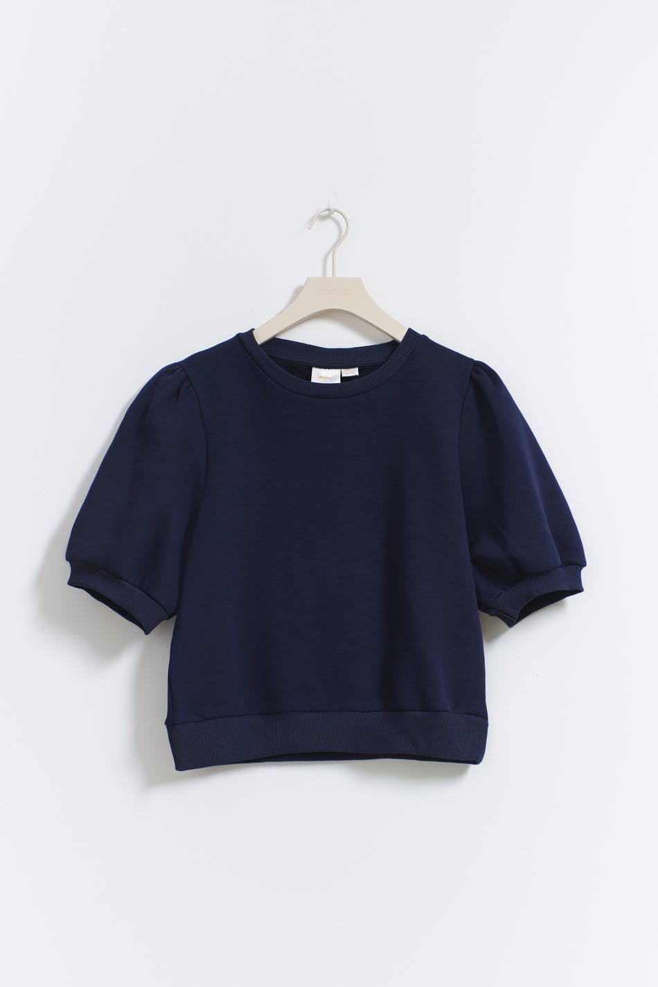 Y puff sleeve sweater