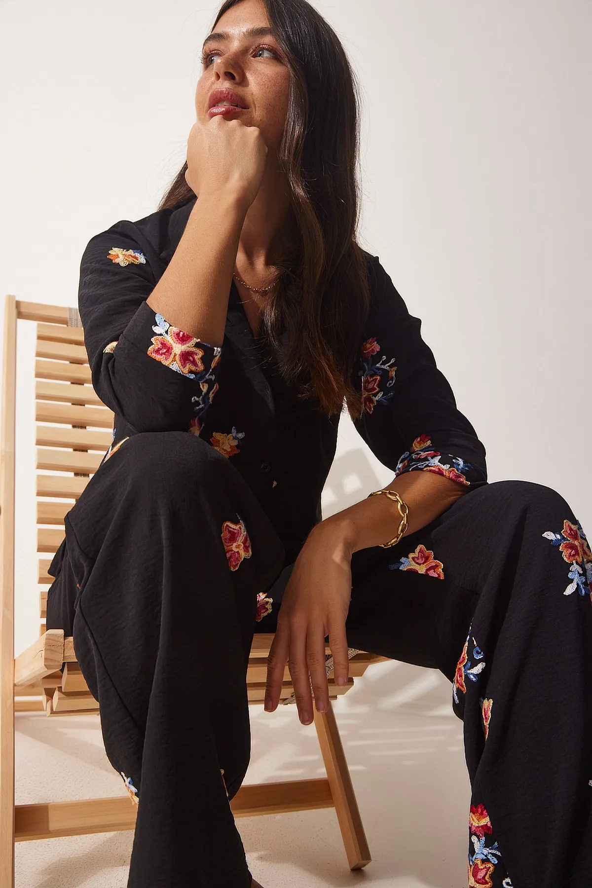 Happiness İstanbul  Schwarzes besticktes Ayrobin-Hemd-Hosen-Set für Damen TO00065