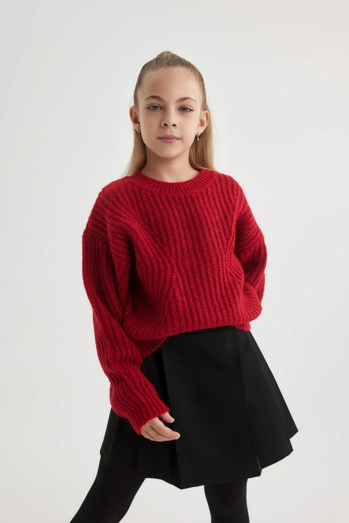 DeFacto  Mädchenpullover mit normaler Passform und Rundhalsausschnitt