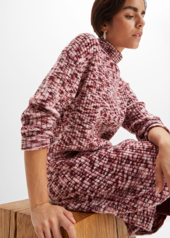 Strickkleid mit Rollkragen aus recyceltem Polyester