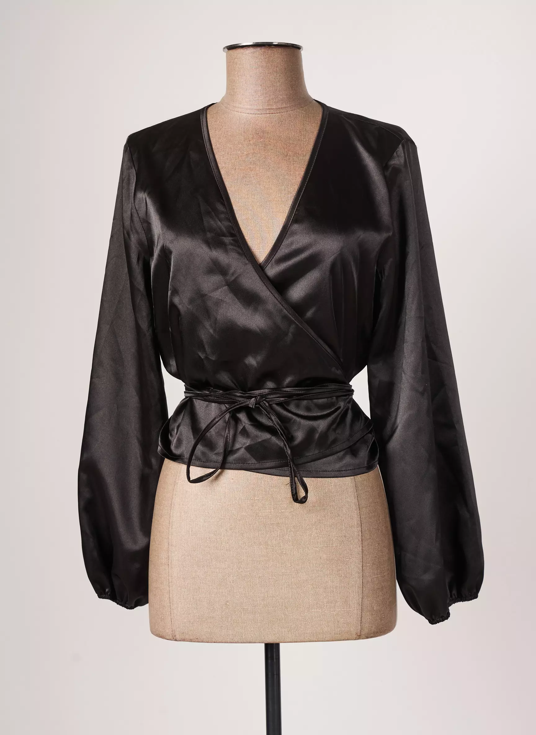 Not Your Girl Cache C Urs Femme couleur noir