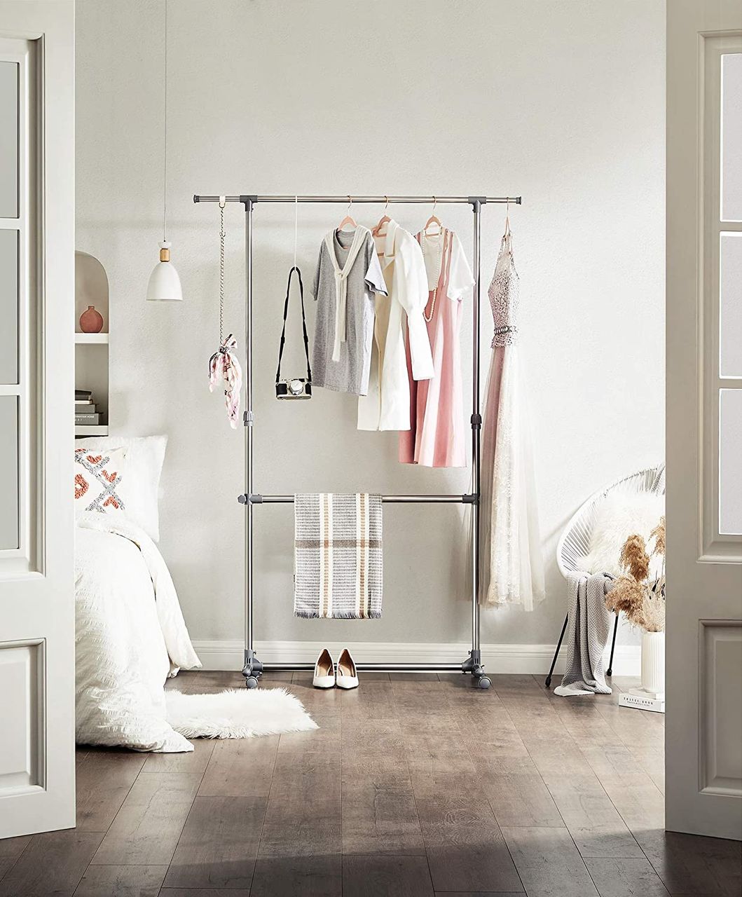 Songmics Garderobenständer mit Rollen Höhenverstellbar von 113 bis 198 cm