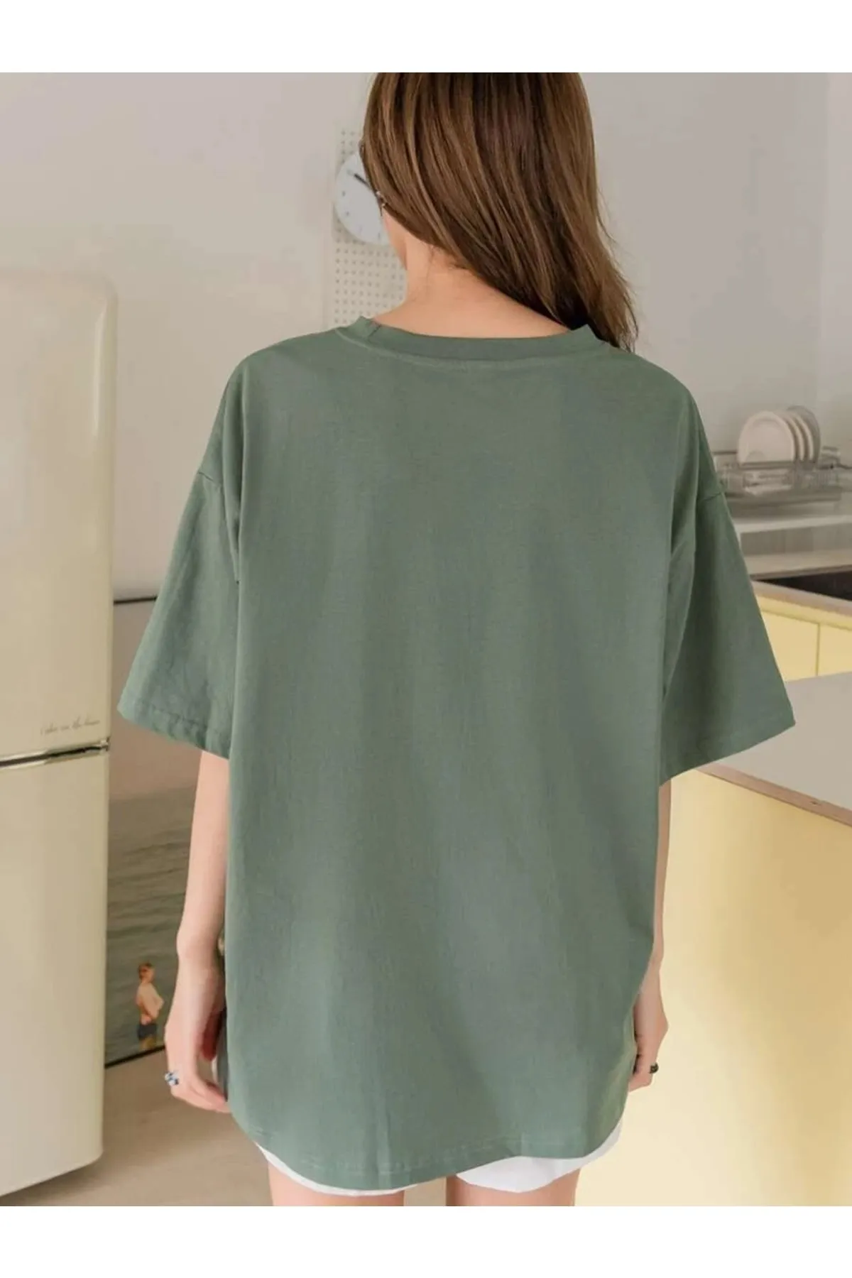 MOONBULL  Übergroßes, bedrucktes Khaki-T-Shirt „Holiday 1961“.