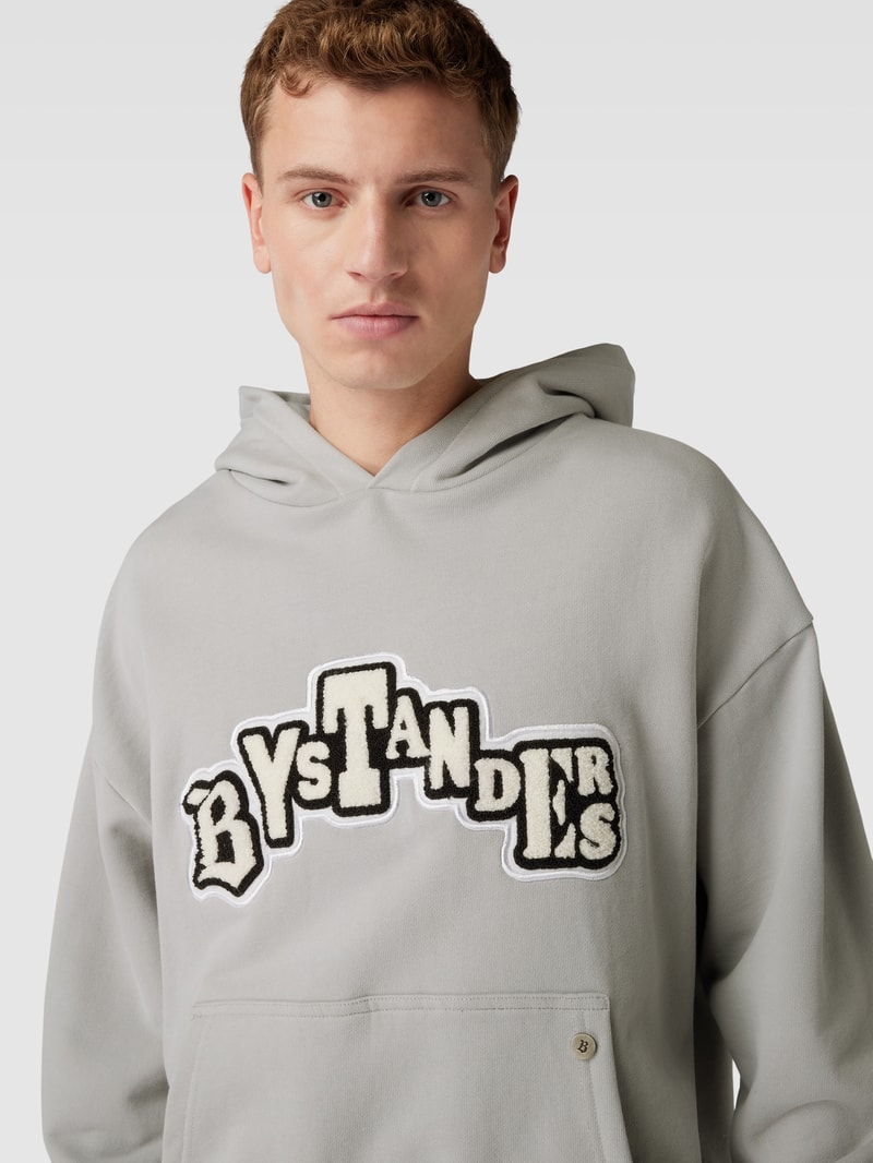 Hoodie mit Känguru-Tasche in hellgrau