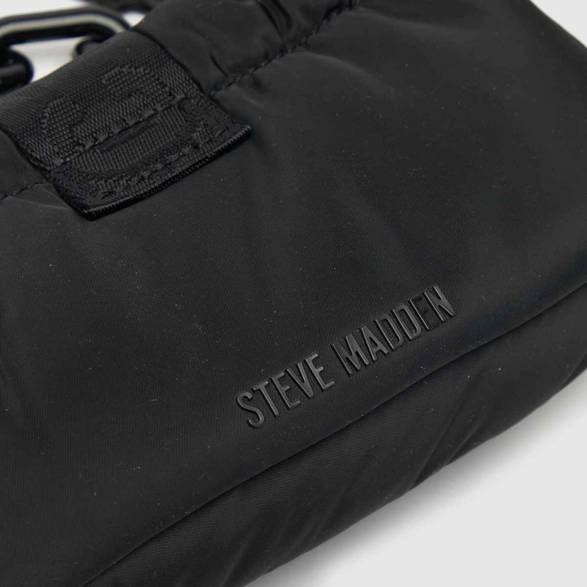 Steve Madden svart bastro axelväska