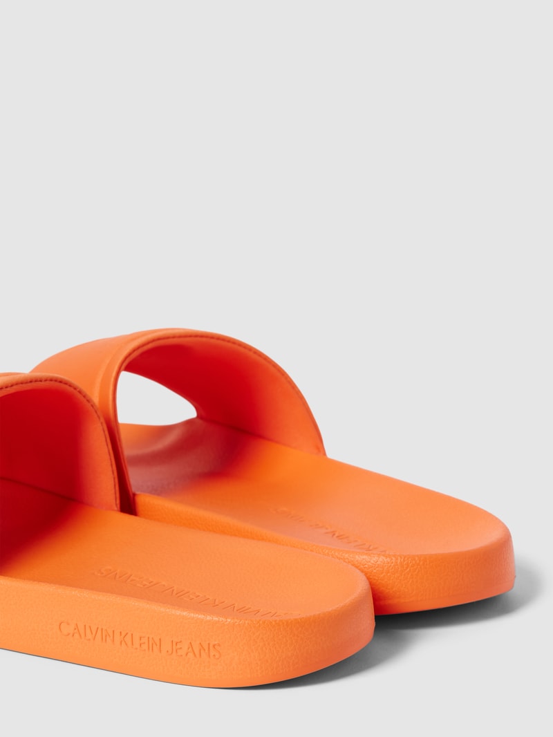 Slides mit Label-Detail Modell 'FREQUENCY' in orange