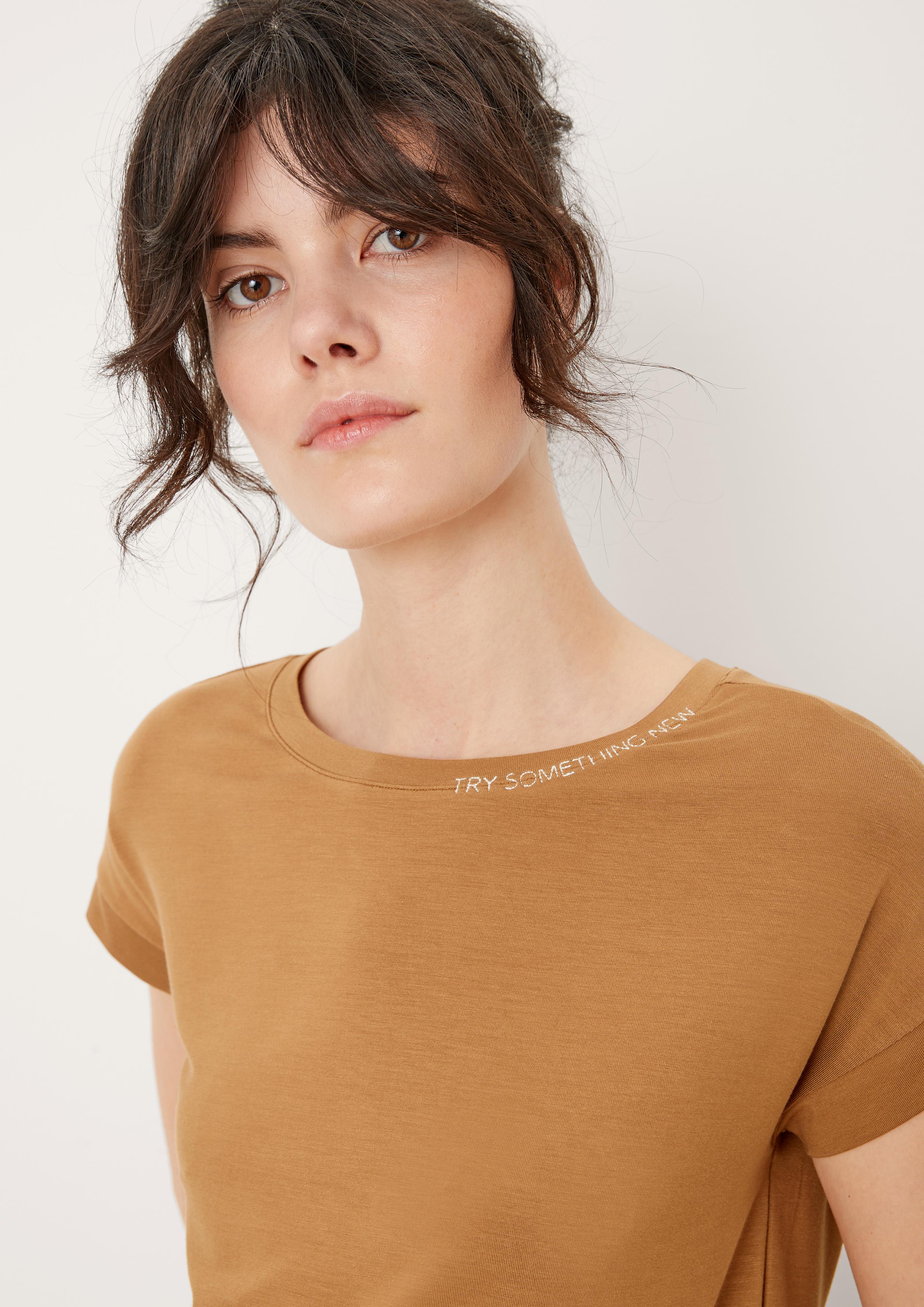 T-Shirt mit Stickerei  2125253-84D2