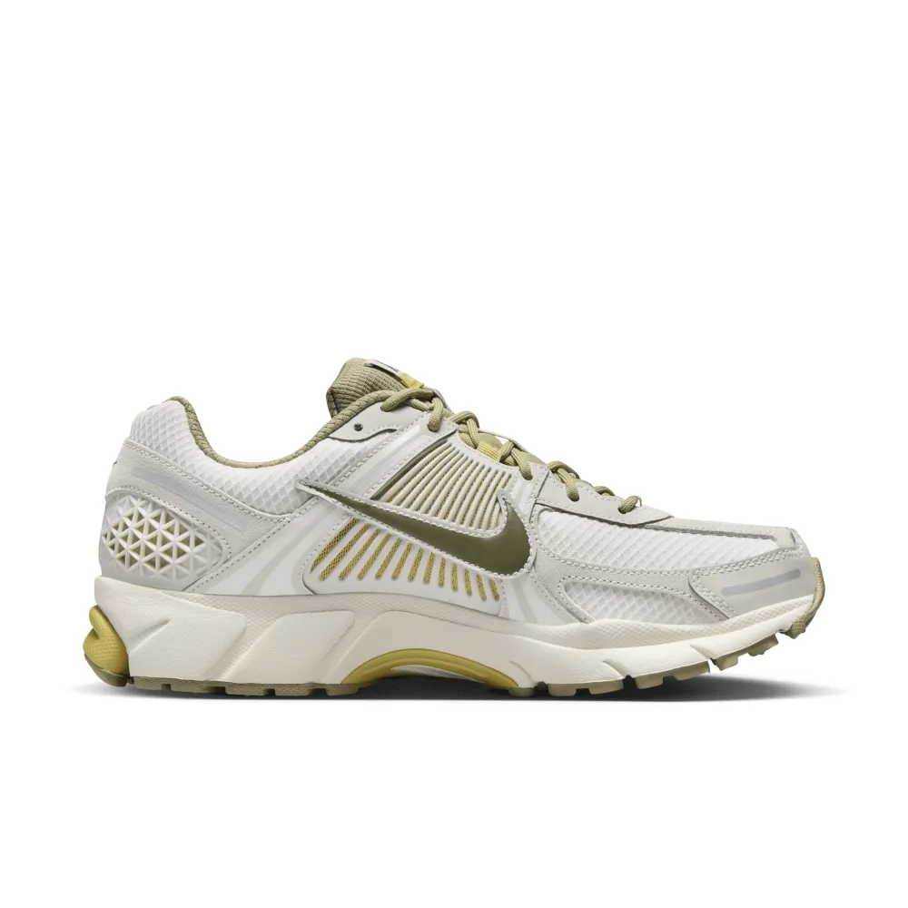 Nike Zoom Vomero 5 FV0397-001 / weiss