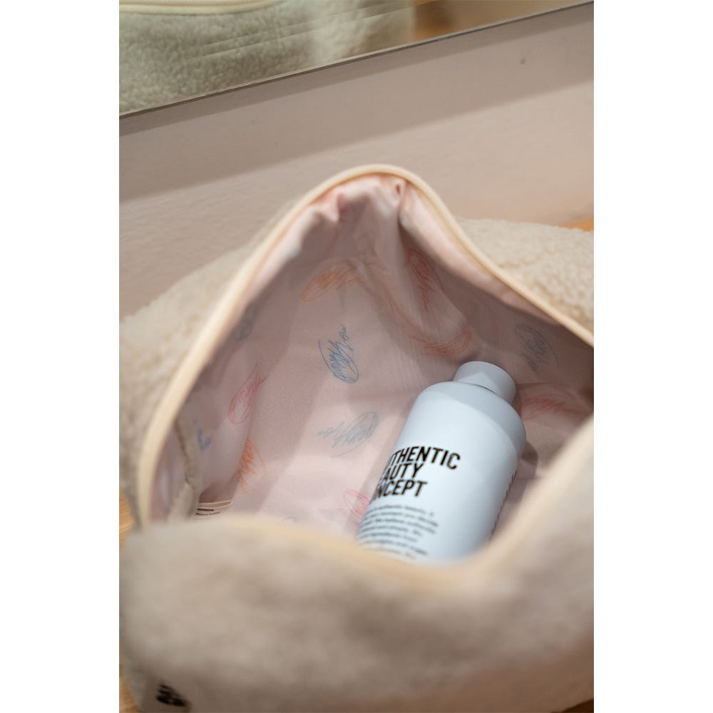 Authentic Beauty Concept Glow Set Bag