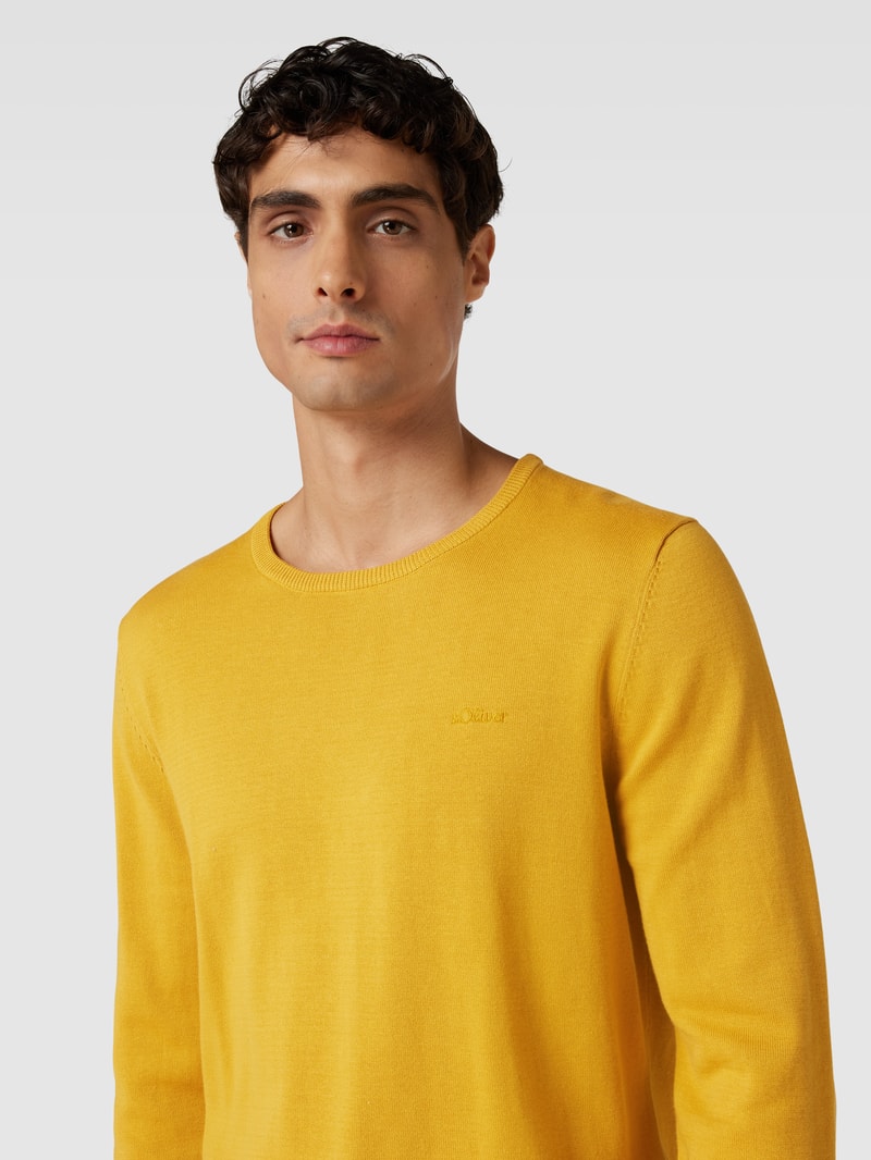 Strickpullover mit Label-Stitching Modell 'BASIC' in gelb
