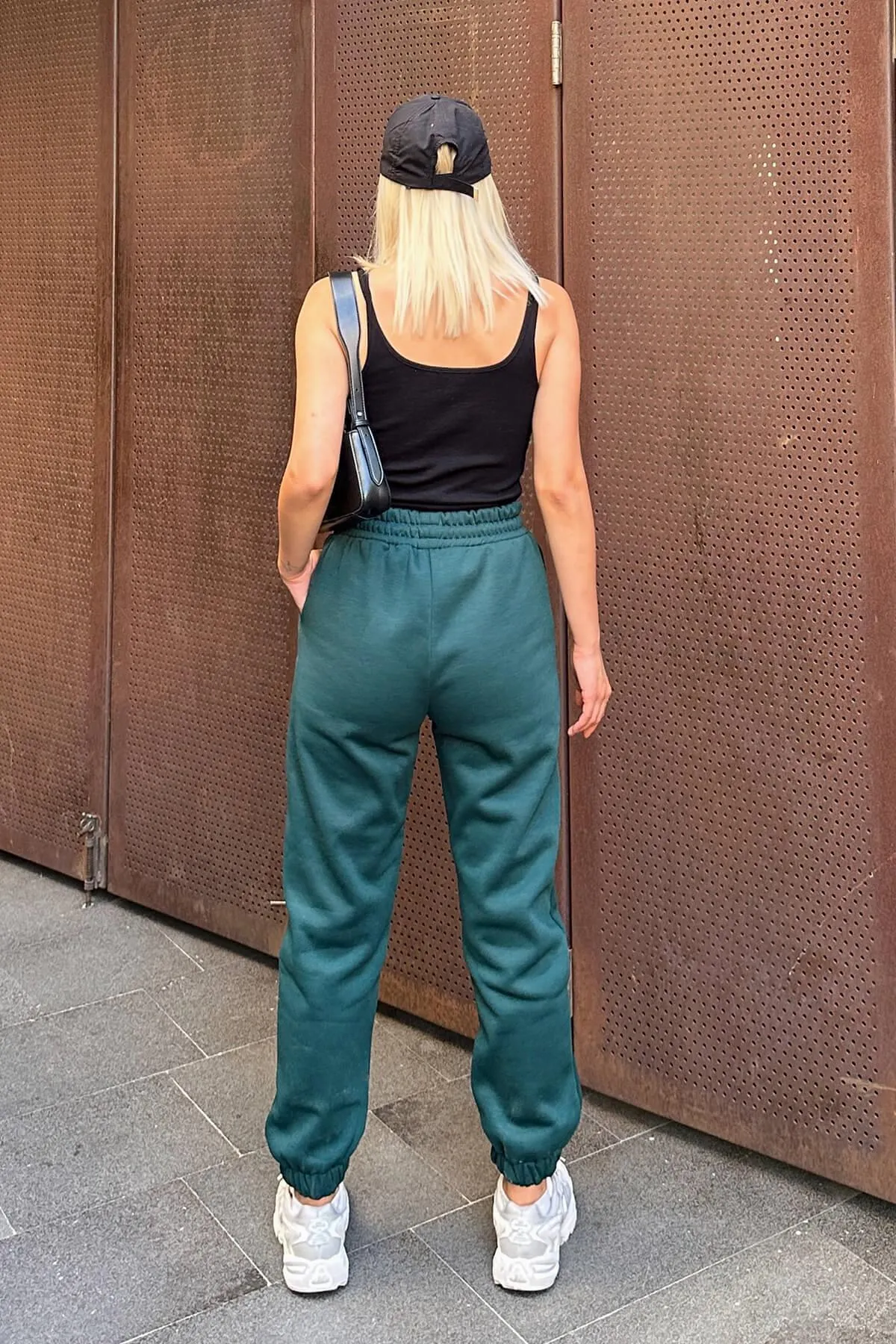 Swist  Smaragdgrüne Damen-Jogginghose mit hoher Taille und elastischem Bund innen