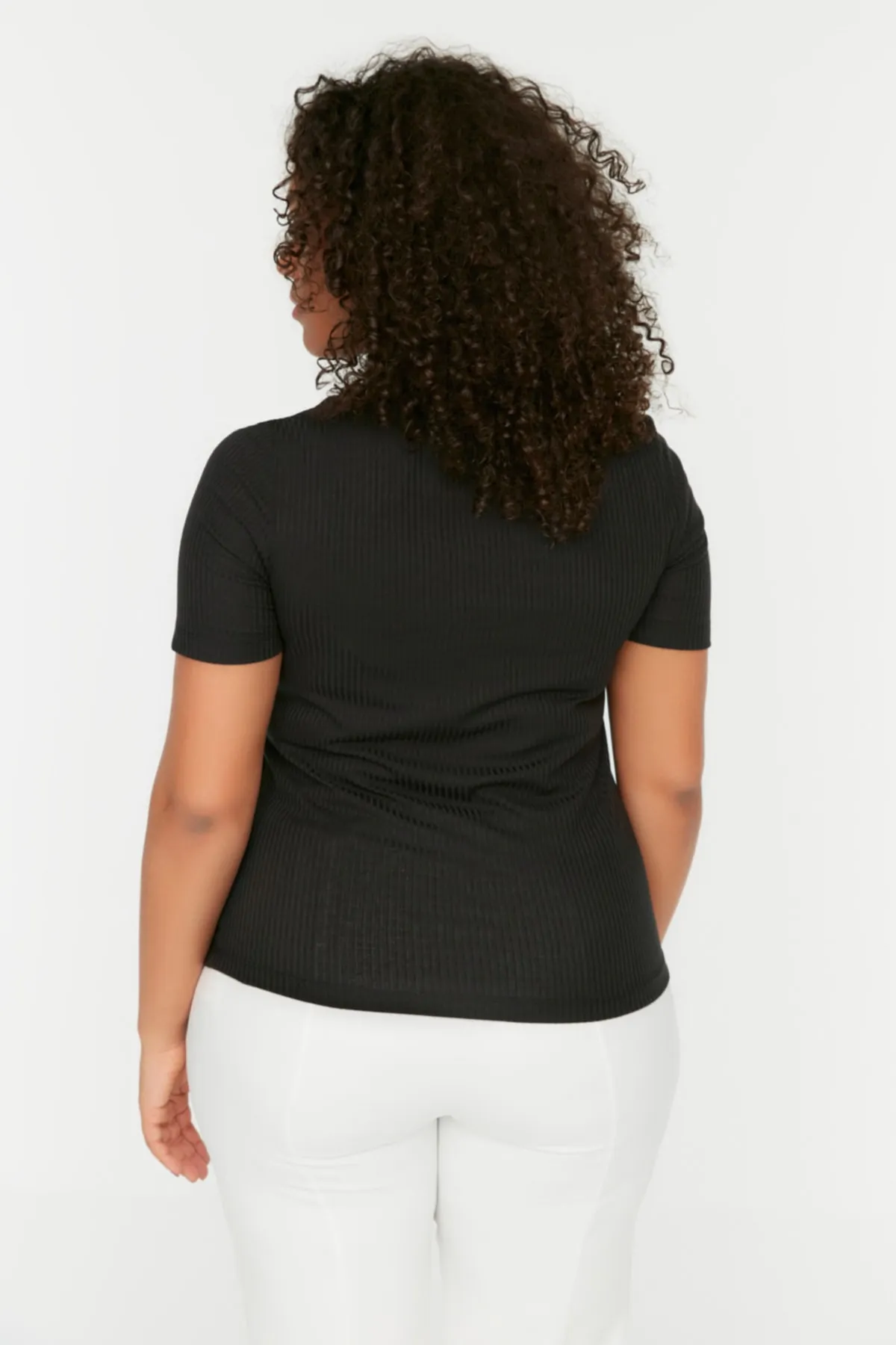 Trendyol Curve  Schwarze Strickbluse mit quadratischem Kragen und Reißverschluss TBBSS22BZ00005