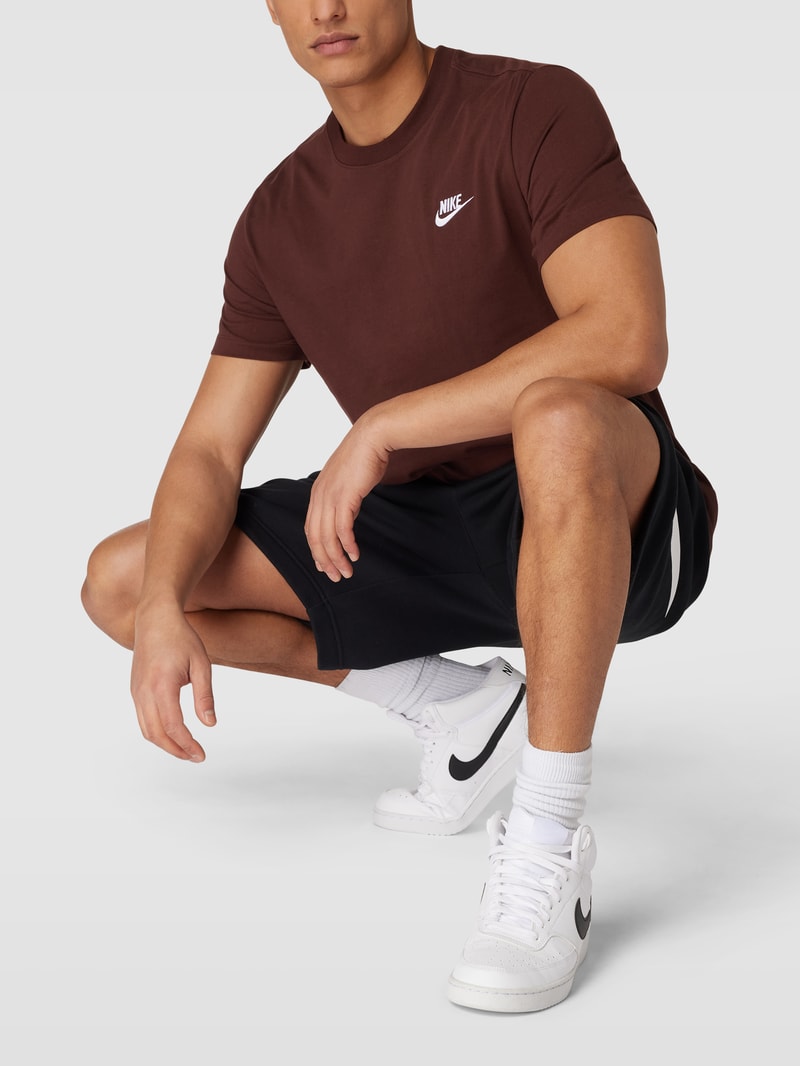 T-Shirt mit Logo-Stitching Modell 'CLUB' in haselnuss braun