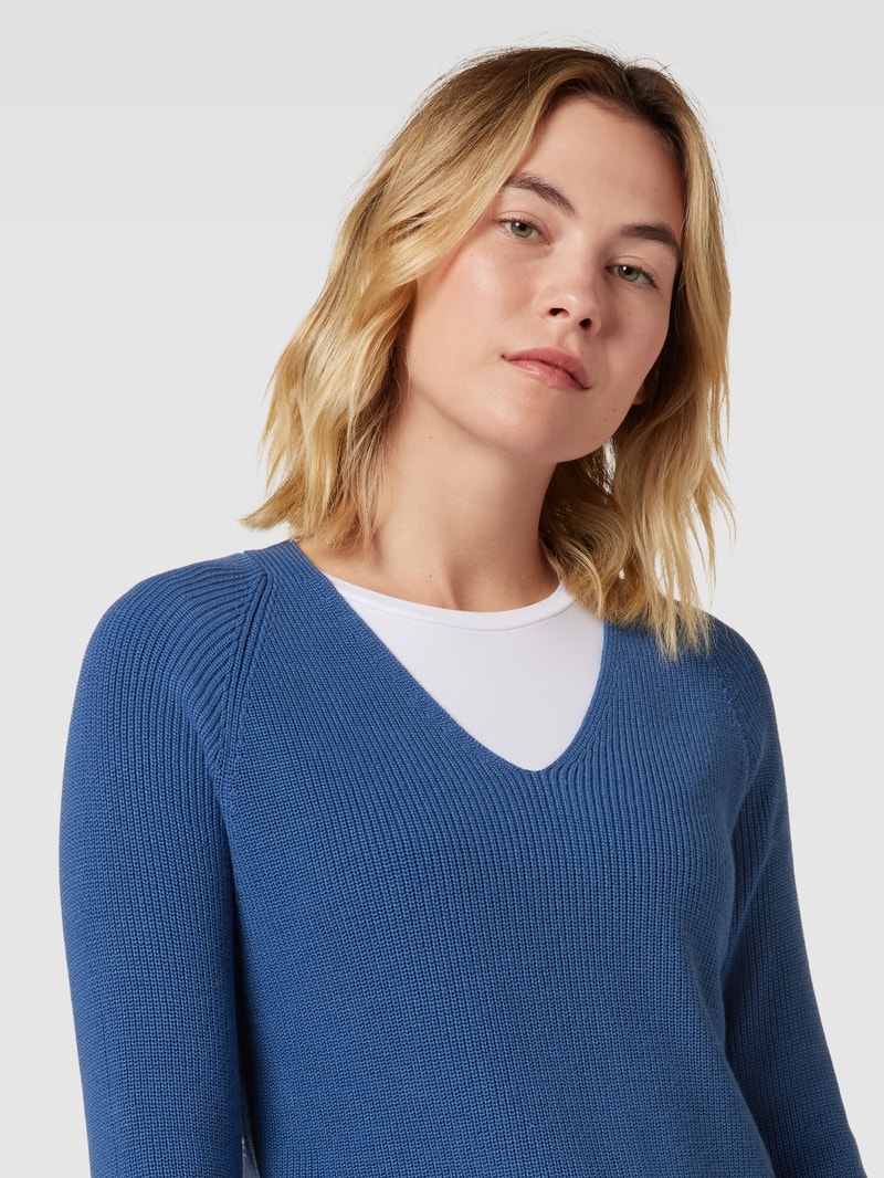 Strickpullover mit V-Ausschnitt in jeans