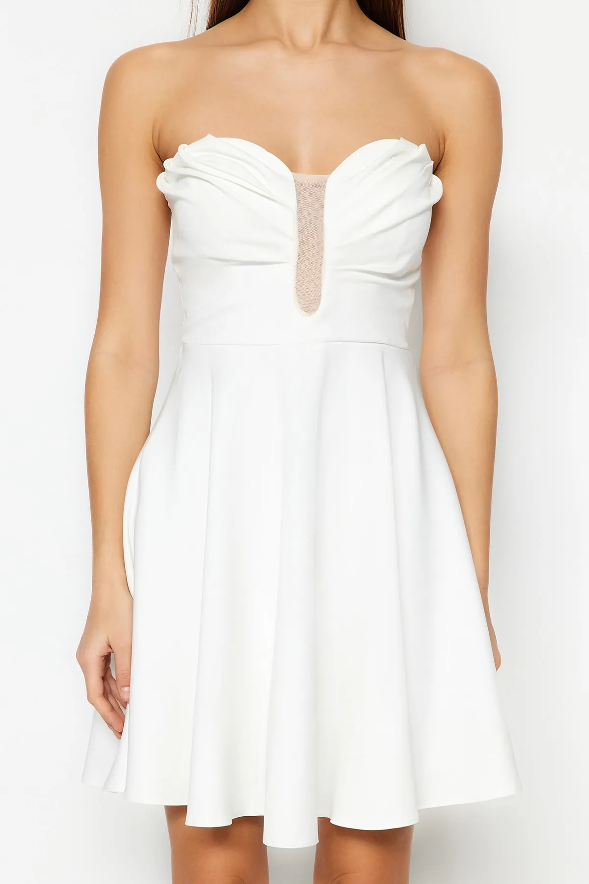 Trendyol Collection  Ecru-Taille geöffnet / Skater-gefüttert, gewebt, bedruckt, Hochzeit / Elegantes Hochzeits-Abendkleid TPRSS23EL00245