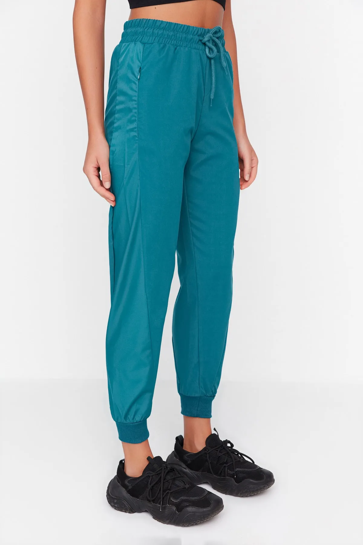 Trendyol Collection  Jogginghose - Grün - Relaxed