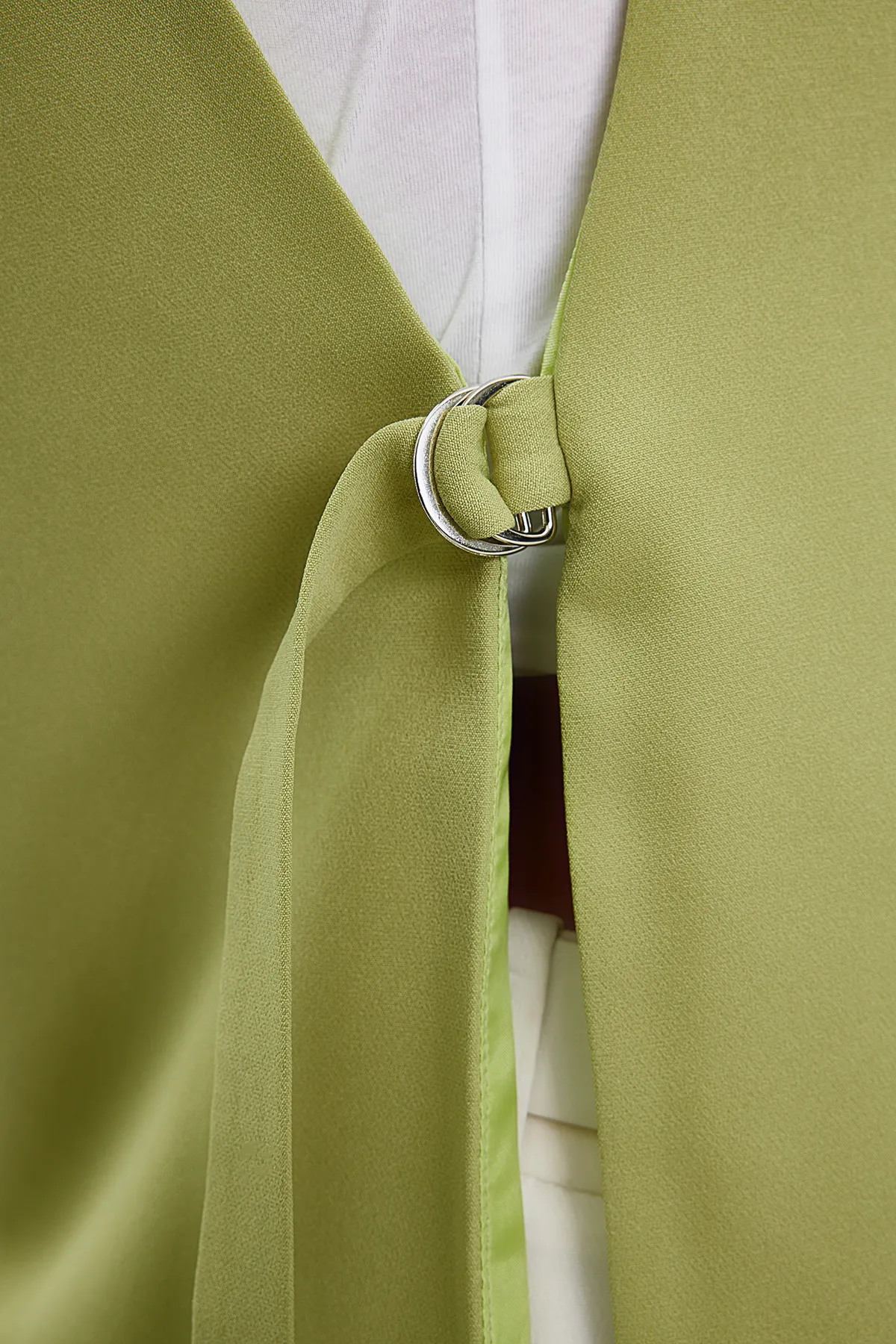 Trendyol Collection  Hellkhakifarbene, taillierte Webweste TWOAW23YE00032