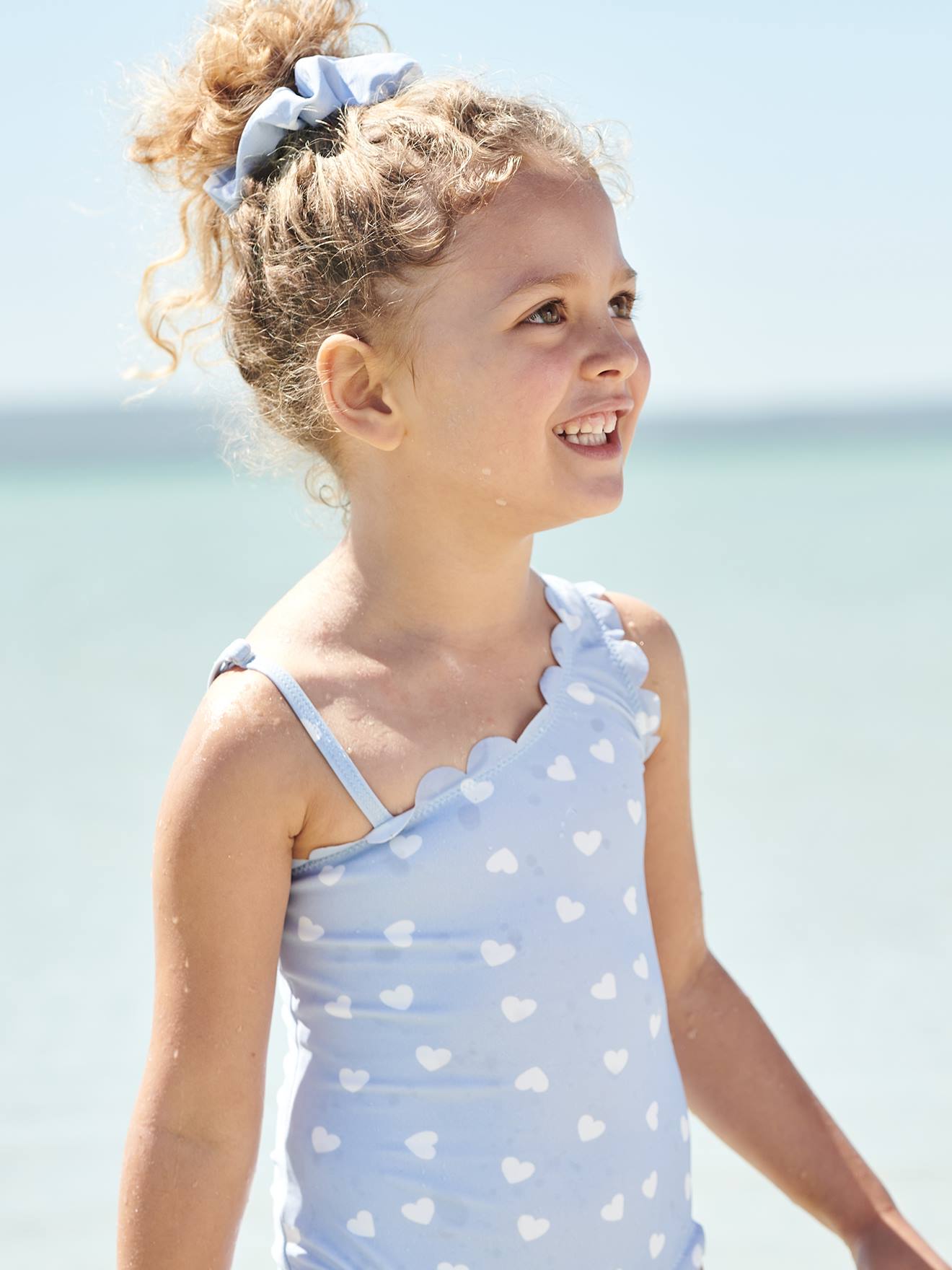 Maillot de bain 1 pièce fille cœurs + chouchou bleu clair