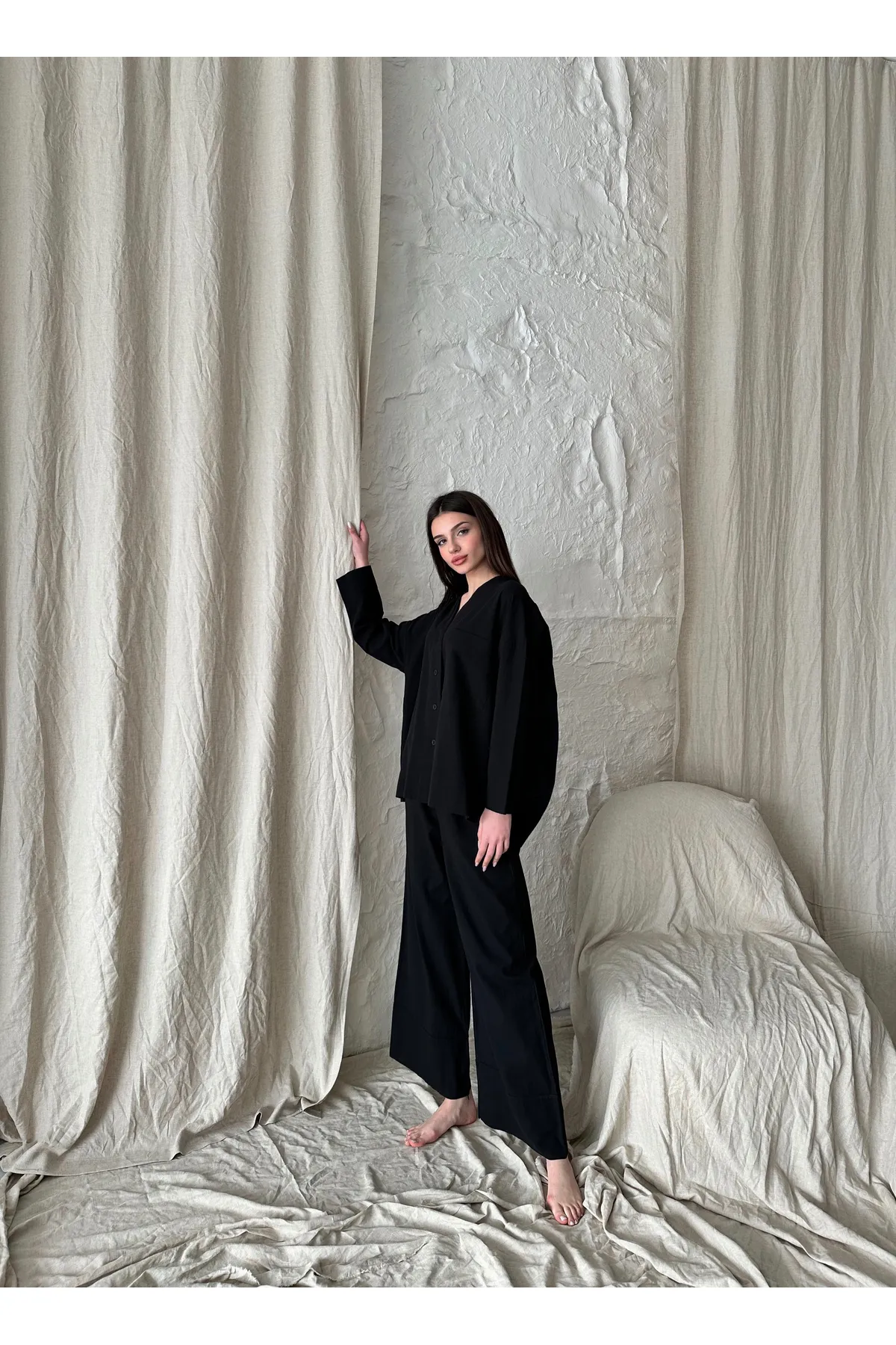 Laluvia  Schwarzes Leinen-Set mit Doppelbeinhose und Hemd