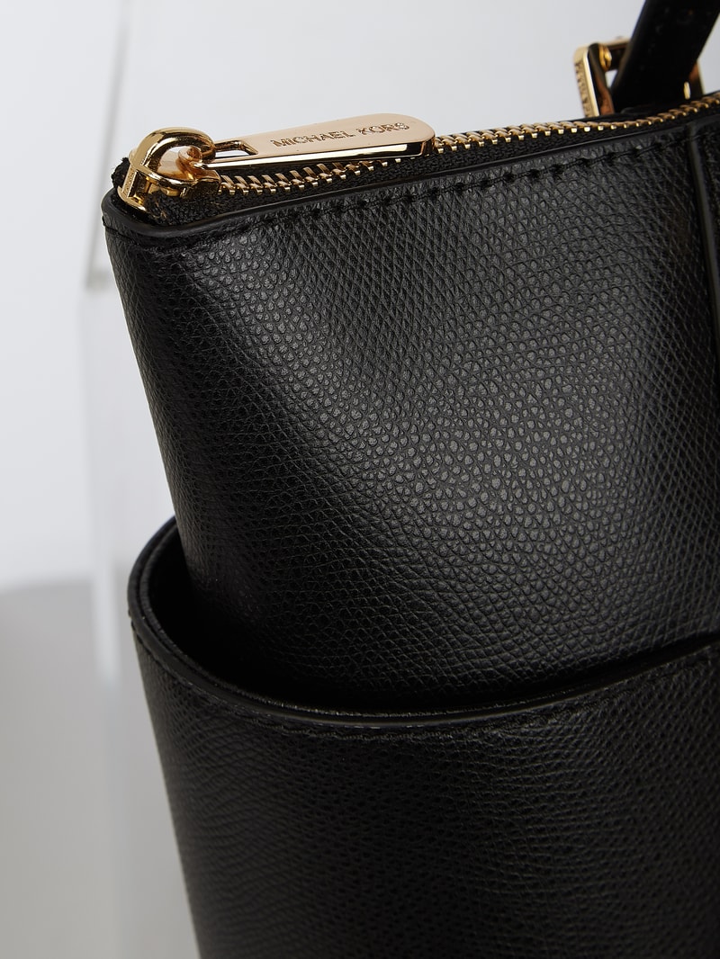 Trapezshopper aus Saffianoleder in schwarz