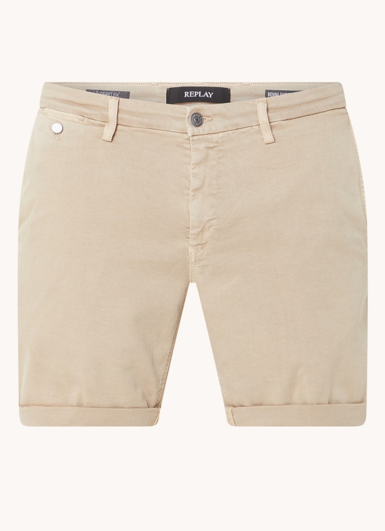 Pantaloni chino Replay Benni într-o croială clasică cu buzunare laterale.