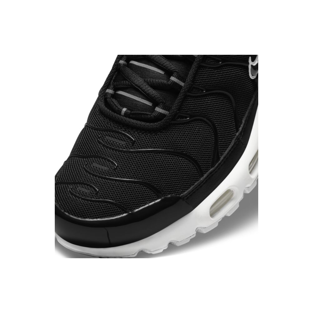 Nike Air Max Plus DM2362-001 / schwarz