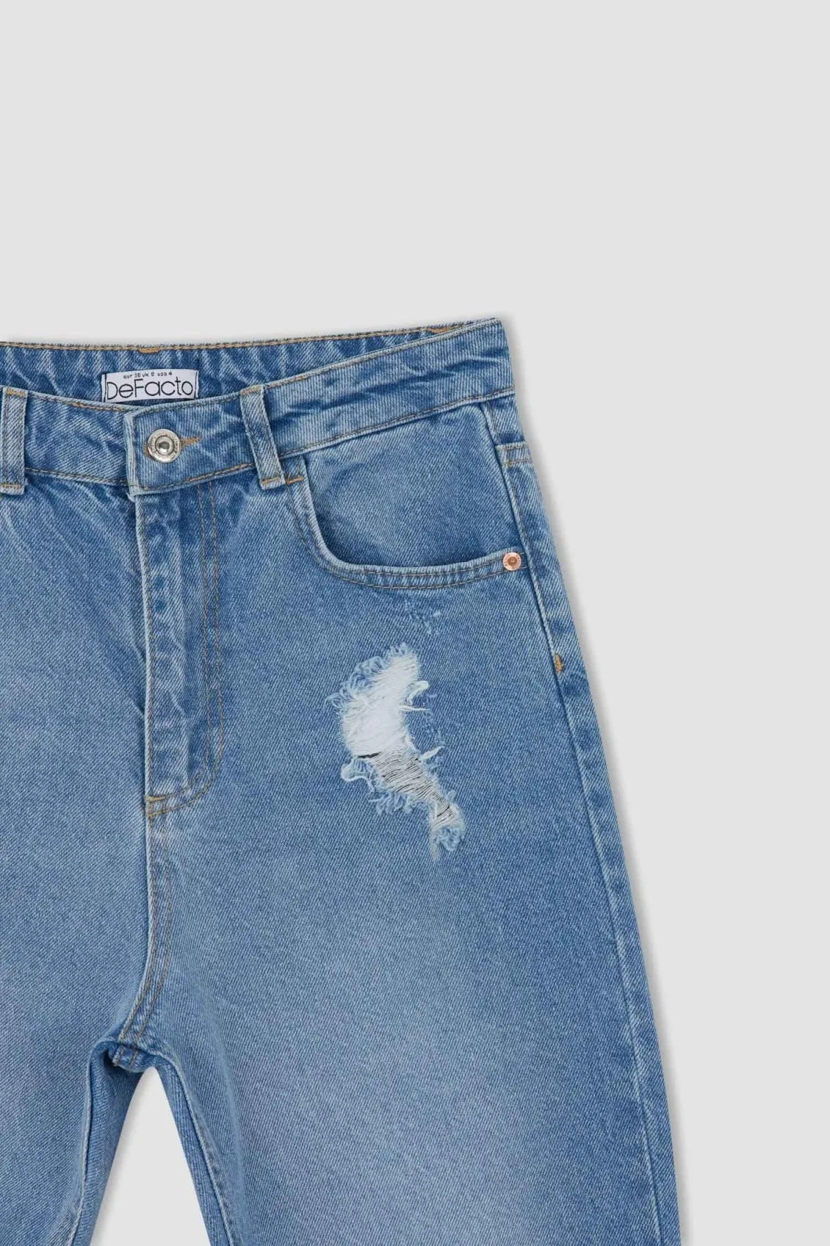 DeFacto  Lina Comfort Fit Hohe, bequeme Passform, leichte, schmale Beintaille, knöchellange Jeanshose