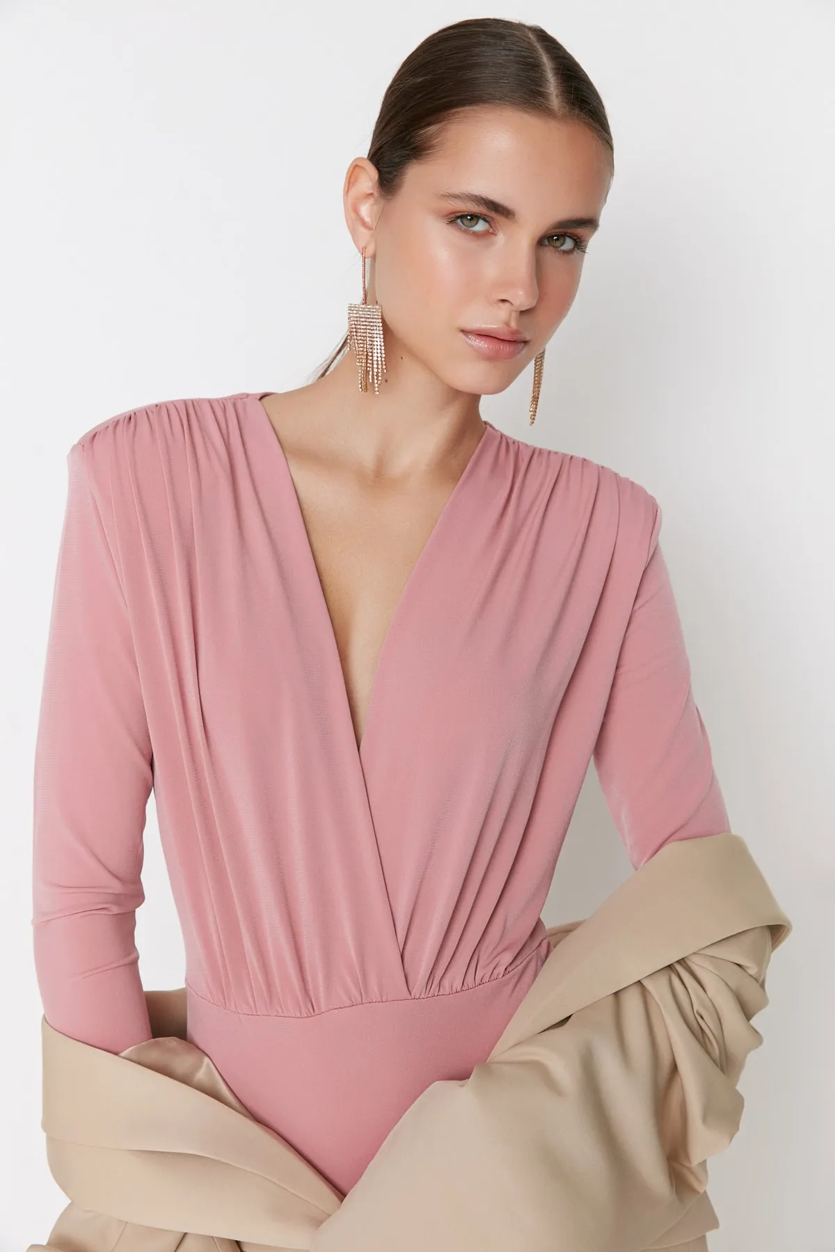 Trendyol Collection  Dried Rose Zweireihiger Strick-Body mit V-Kragen TPRAW22BD0161