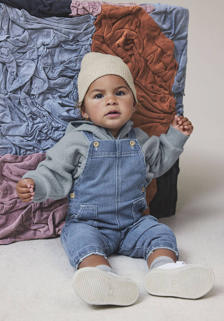 Betterecycling Latzjeans aus reiner Bio-Baumwolle
