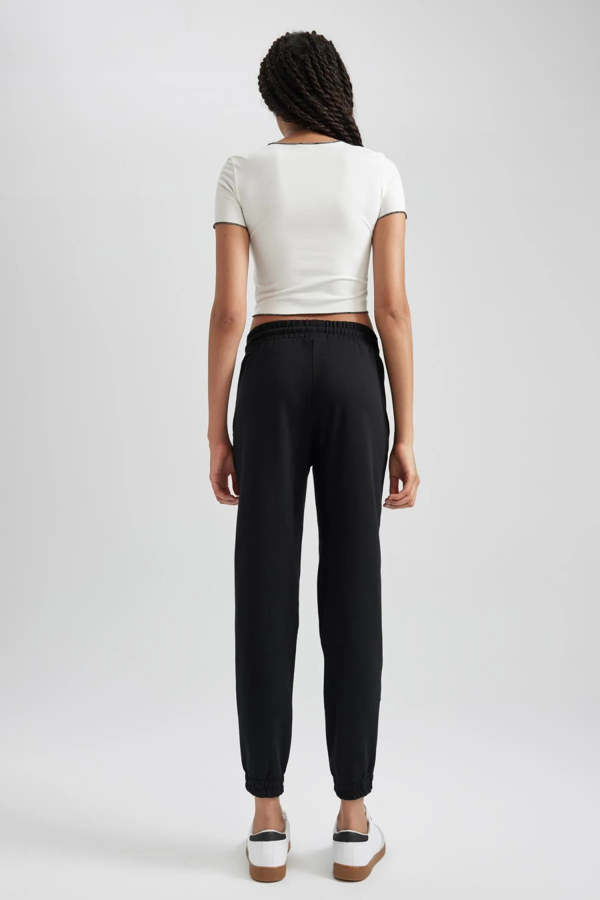 DeFacto  Lange Jogginghose mit elastischem Bein und normaler Passform