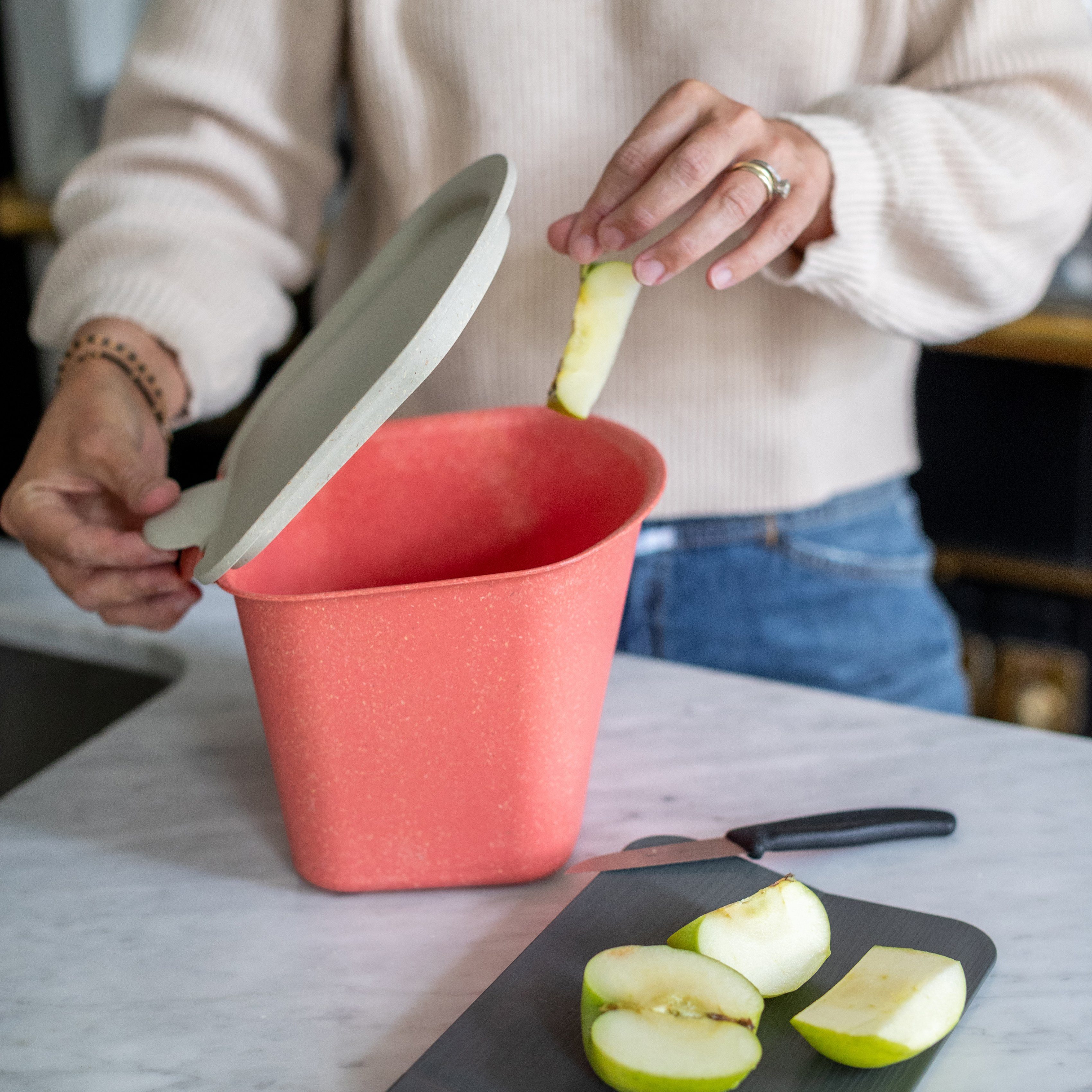 KOZIOL Biomülleimer BIBO, 100% recycelbar. Melaminfrei, made in Germany, CO² neutral produziert