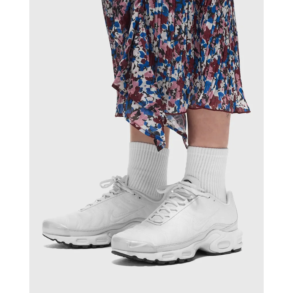 Nike Wmns Air Max Plus FZ4342-001 / weiss