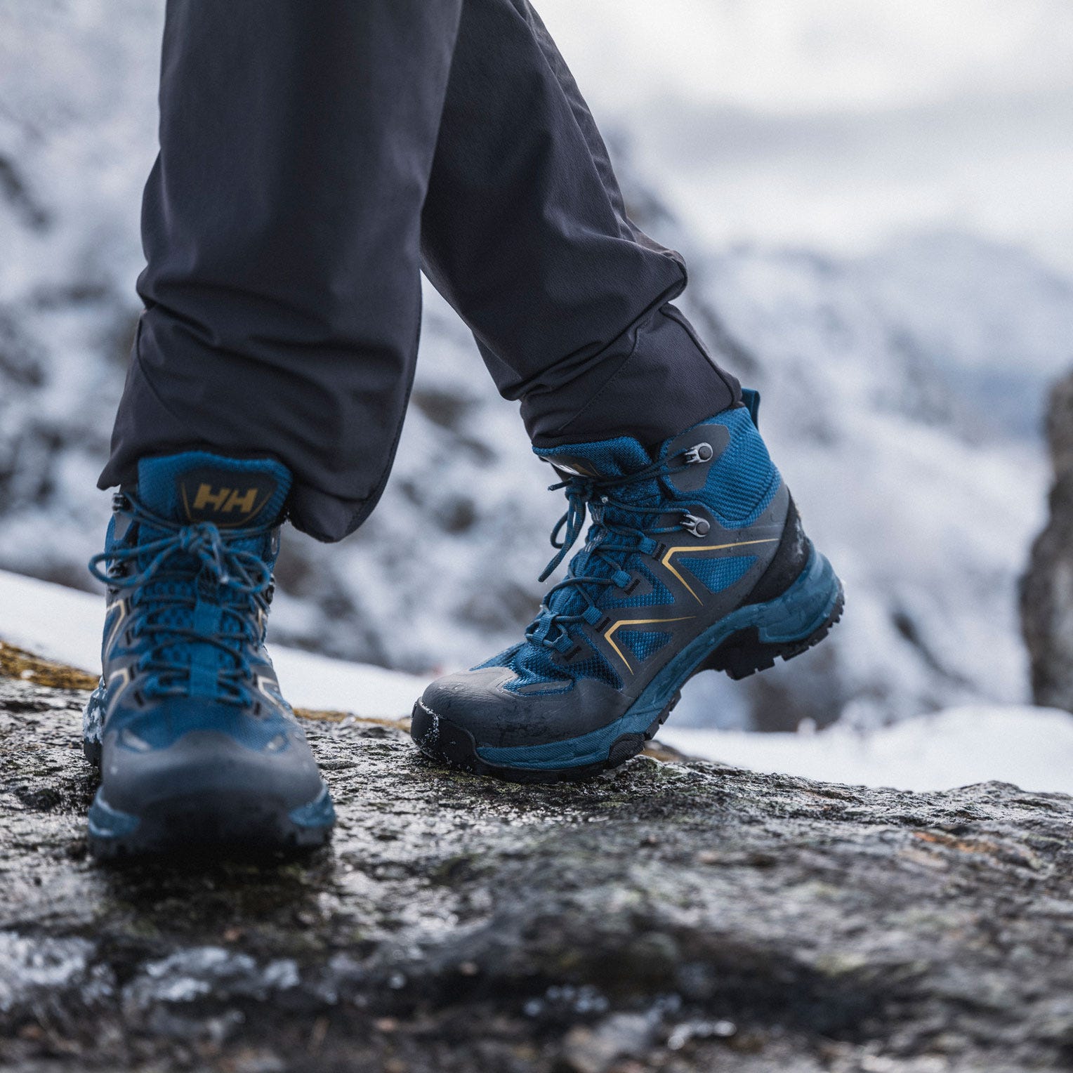 Women's Cascade HELLY TECH® Waterproof Mid Cut Hiking Boots