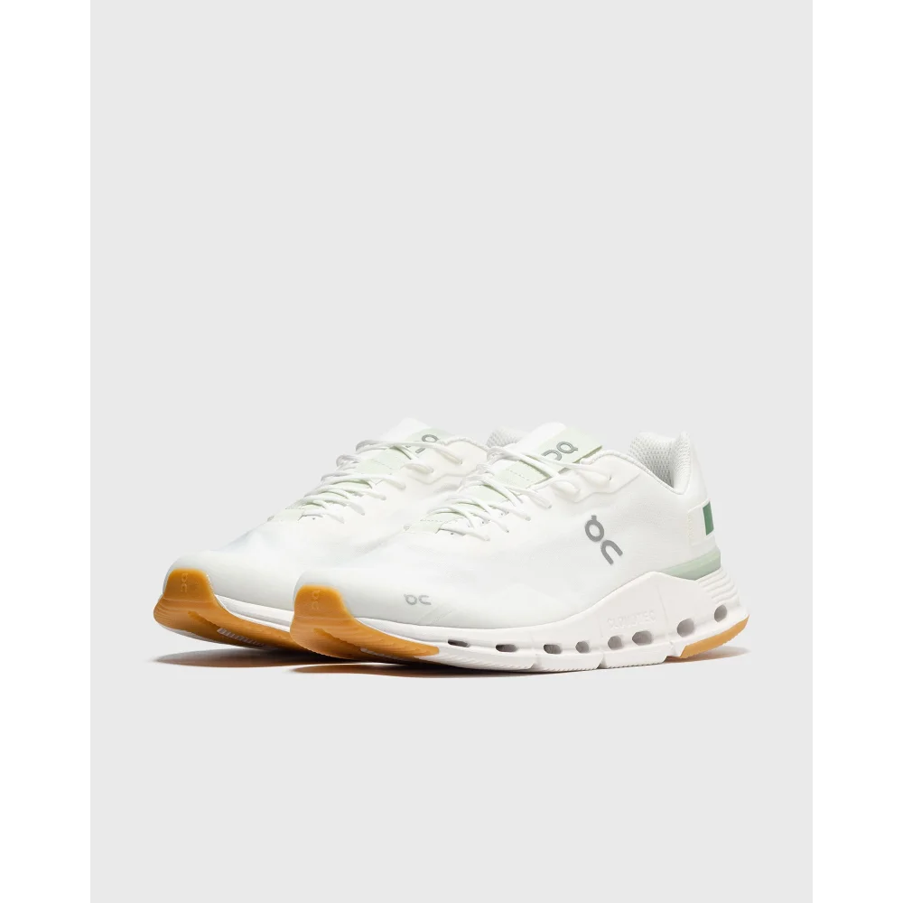 ON Cloudnova Form 26-98222 / weiss