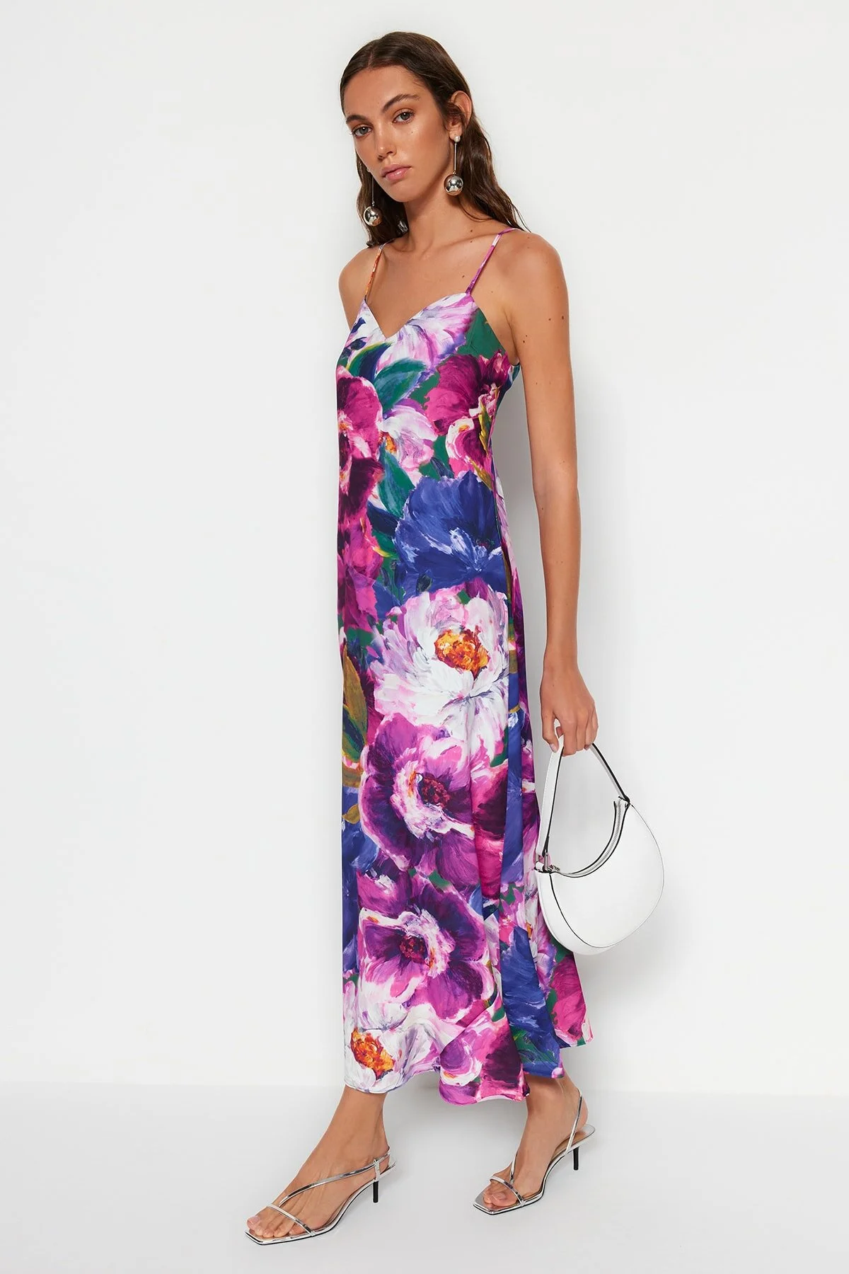 Trendyol Collection  Mehrfarbiges, strukturiertes, gewebtes Midi-Trägerkleid mit Blumenmuster TWOSS23EL02416