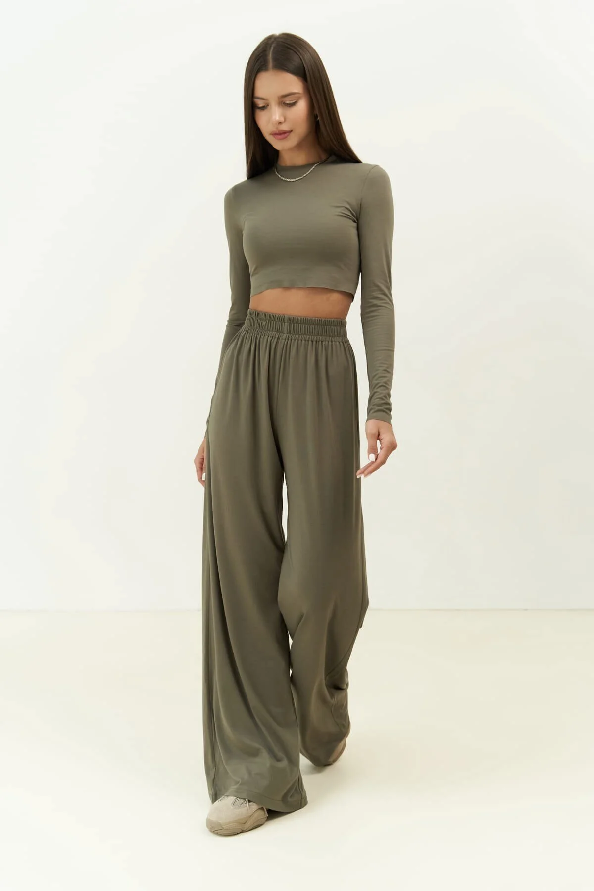 MAİ COLLECTİON  Jany – Langärmliges, khakifarbenes Crop-Hosen-Set