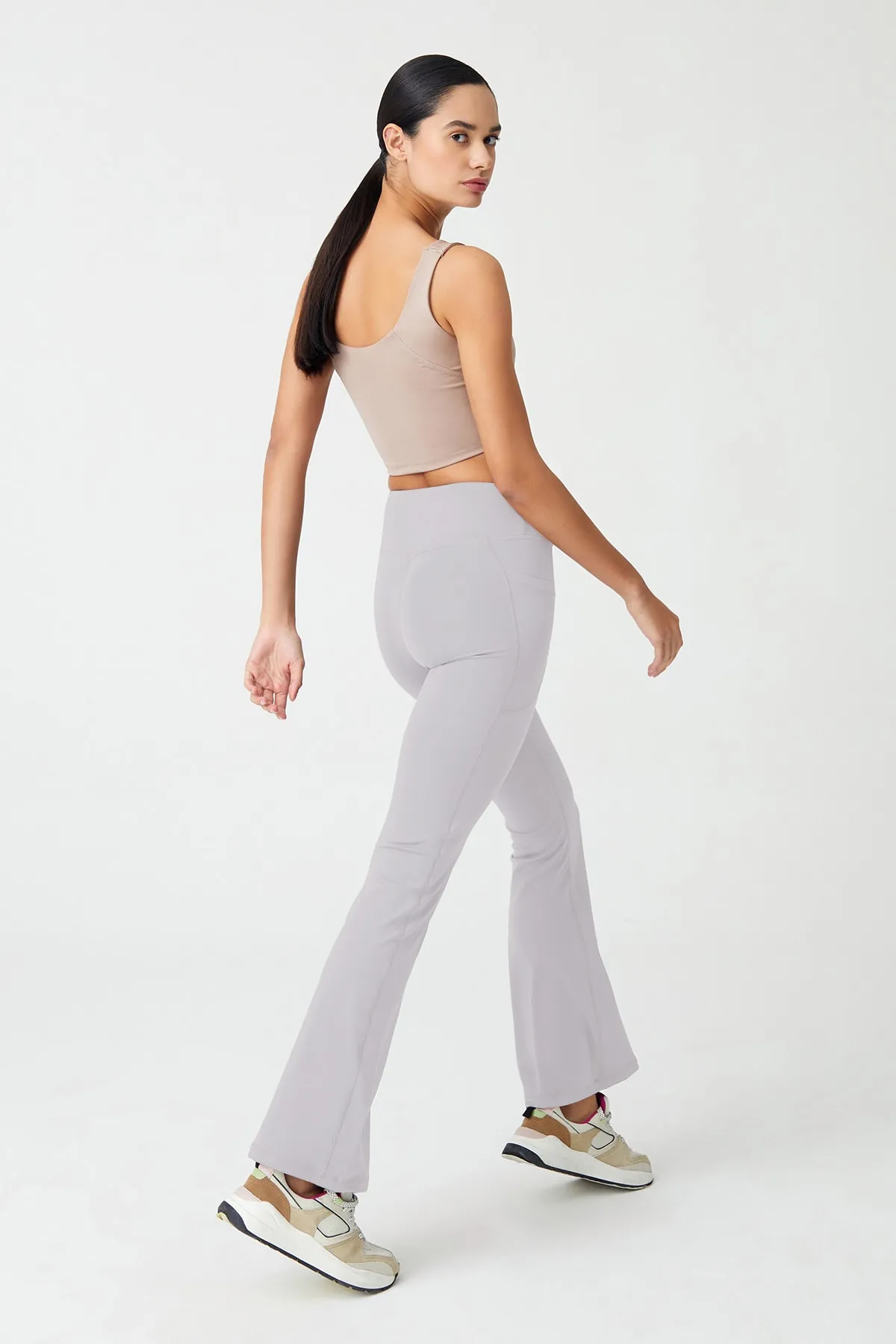 LOS OJOS  Glättende Bootcut-Strumpfhose mit ausgestelltem Bein und doppelter Tasche für Damen in Grau