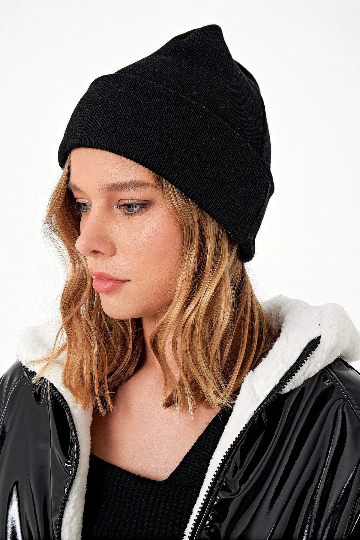 Trend Alaçatı Stili  Schwarze Basic-Mütze für Damen ALC-A2035