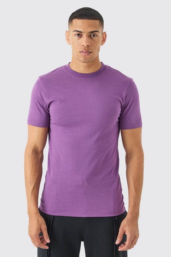 Basic Man Muscle-Fit T-Shirt