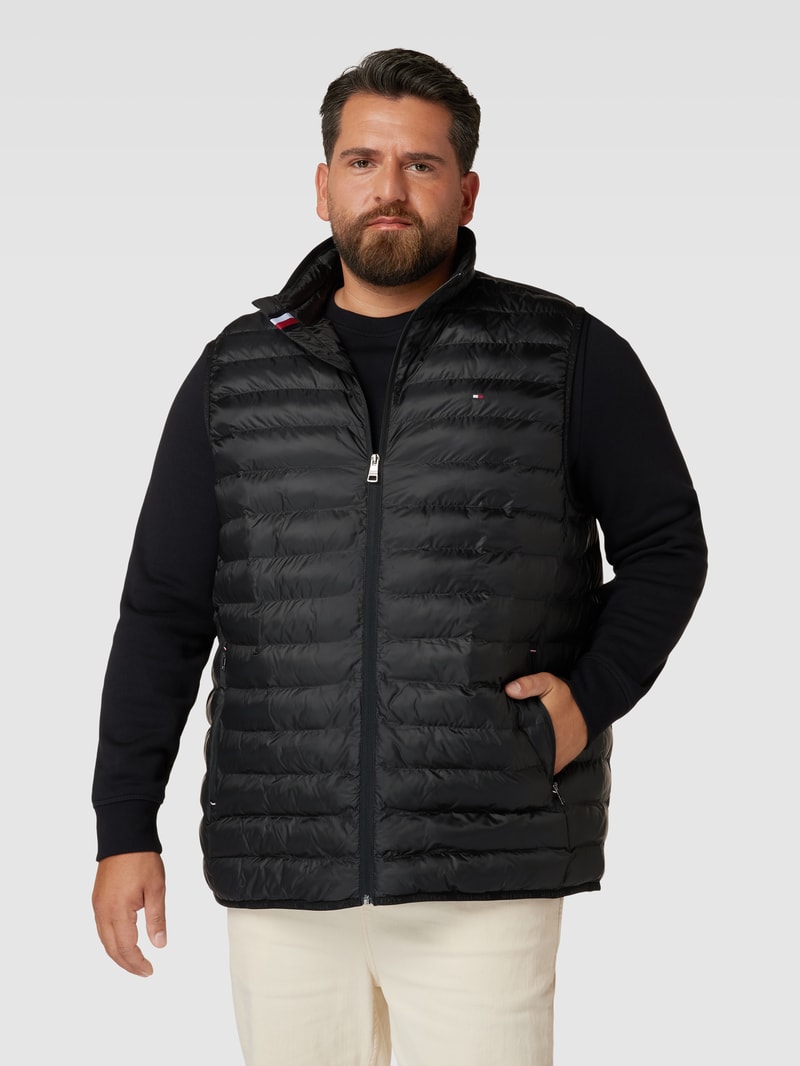 PLUS SIZE Steppweste mit Label-Detail in schwarz