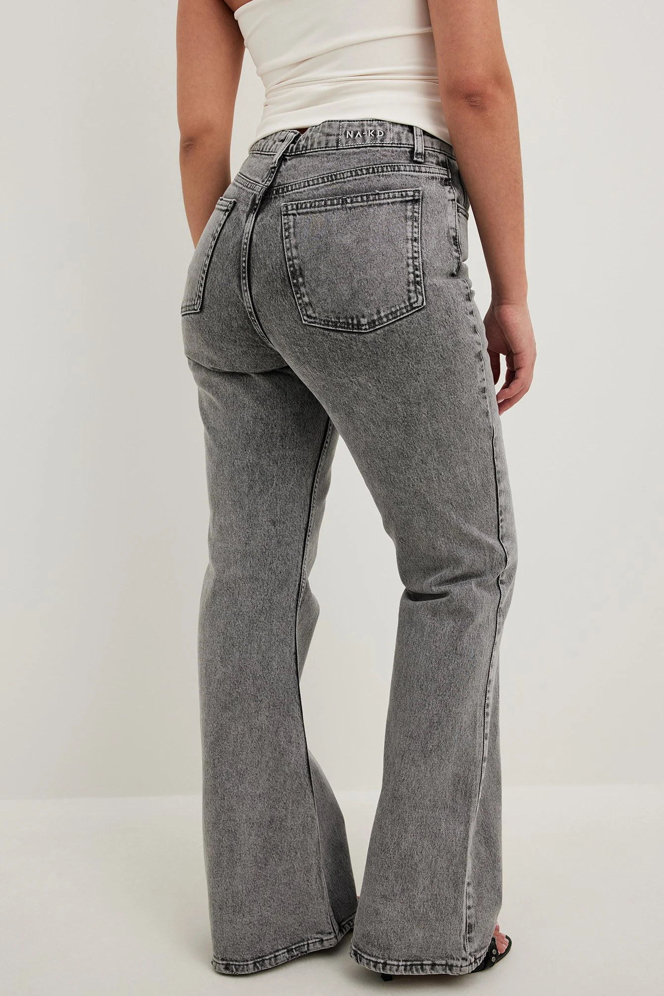 Ausgestellte Jeans mit hoher Taille