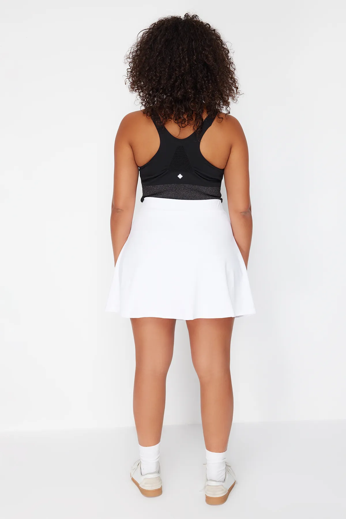 Trendyol Curve  Weißer 2-lagiger Sport-Shorts-Rock TBBSS24AP00024