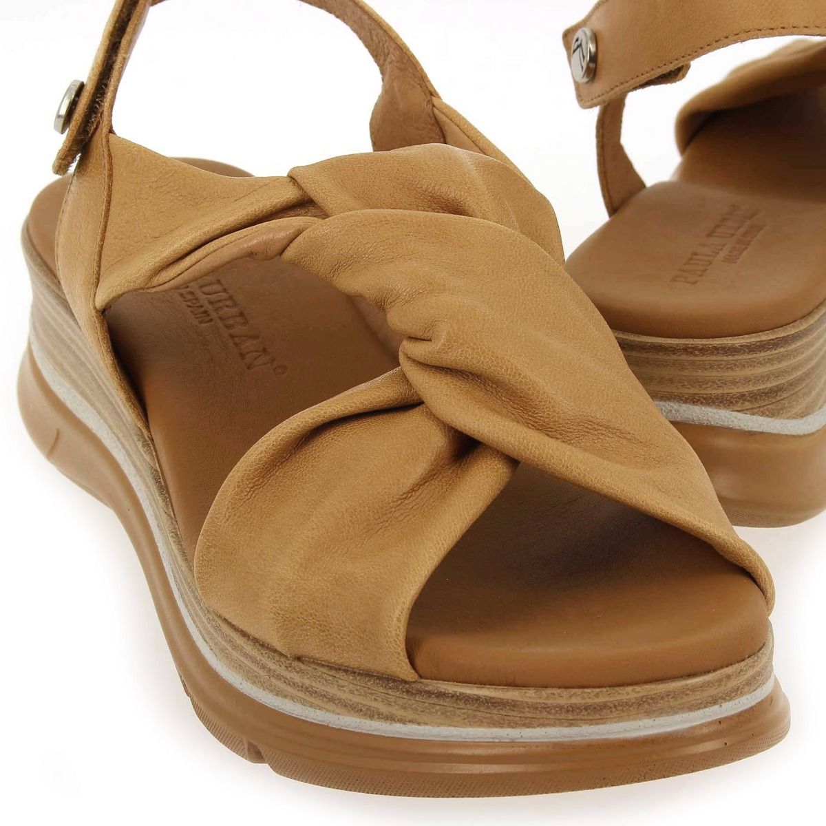 Paula Urban  24 335 - Camel