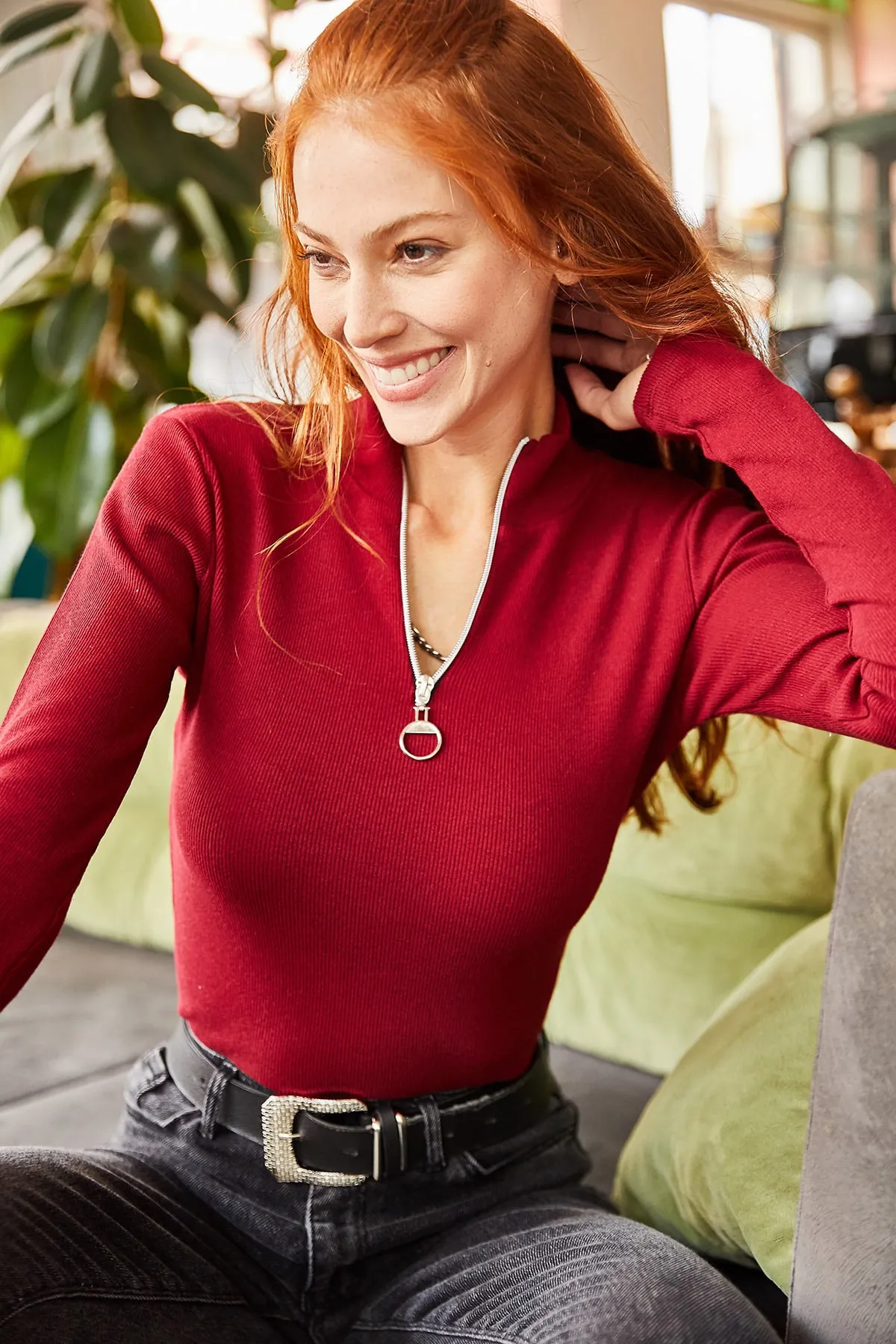 Olalook  Burgunderrote Rollkragen-Lycra-Bluse mit Reißverschluss für Damen BLZ-19001155