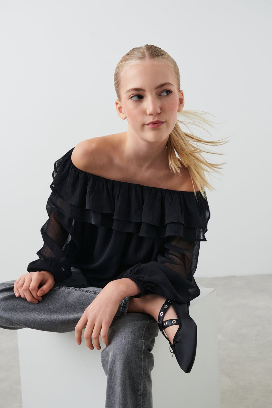 Y off shoulder blouse