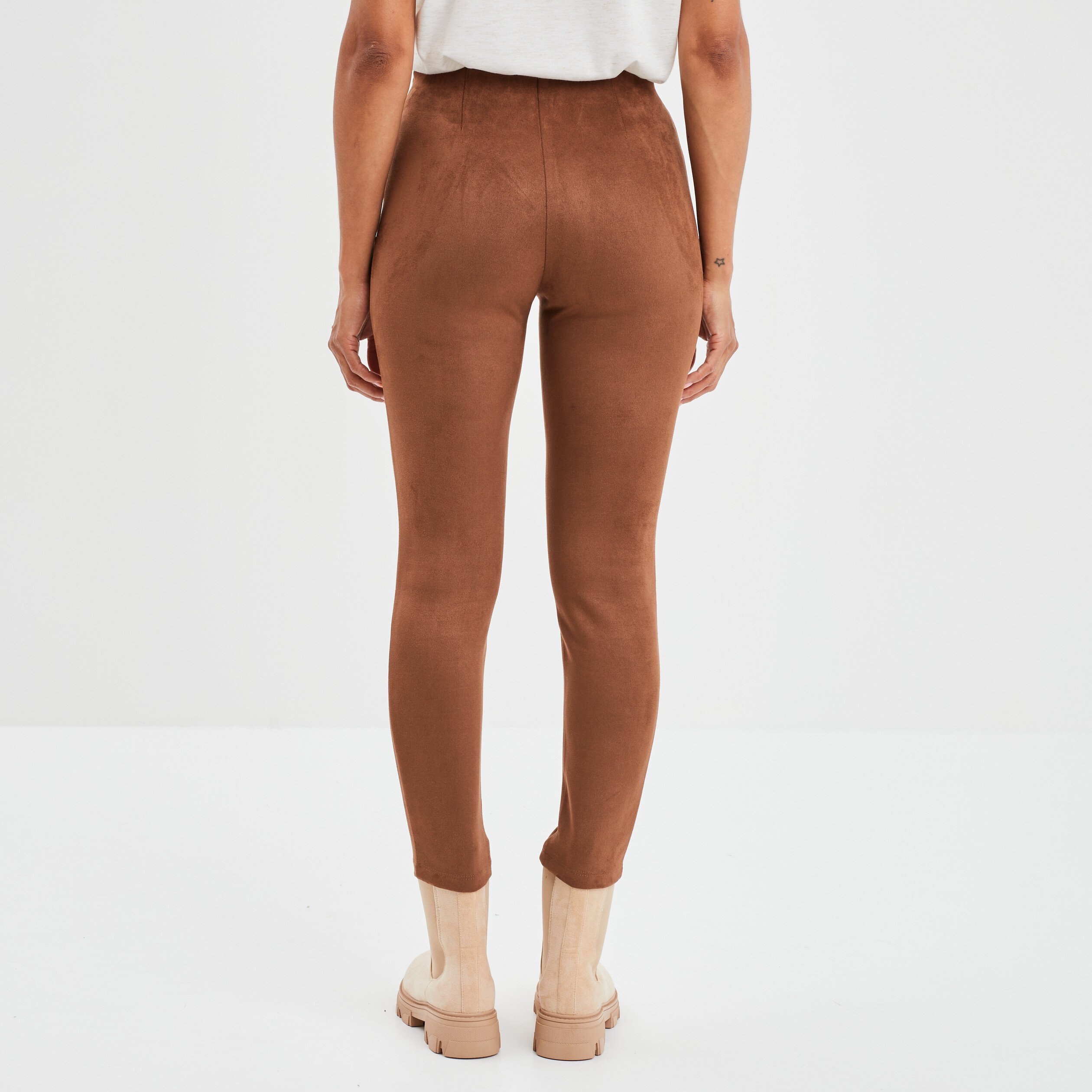 Pantalon suédine slim taille élastiquée marron foncé femme | La Halle