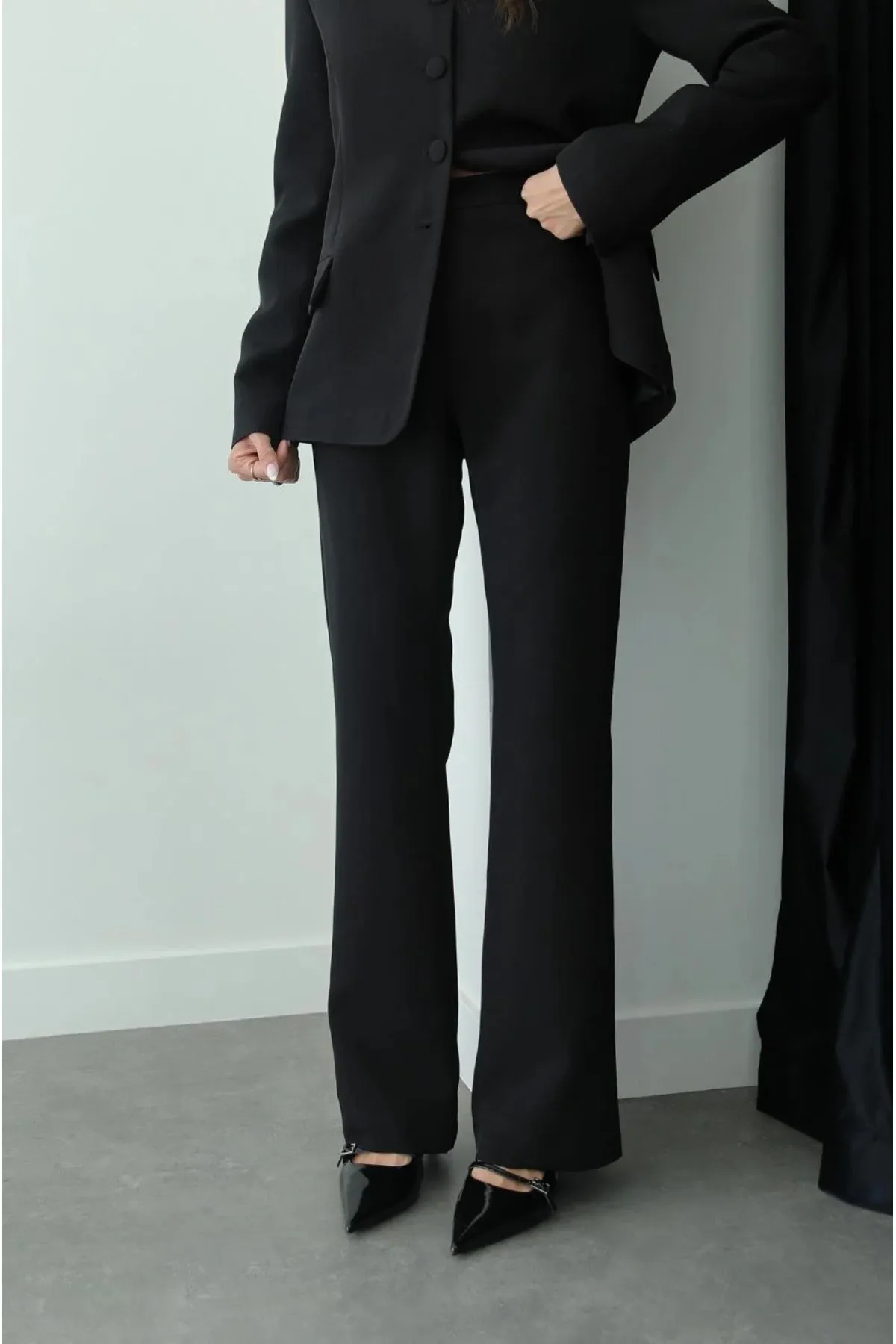 My Blog  Schwarzes Premium-Jacken-Hose-Set mit rundem Kragen