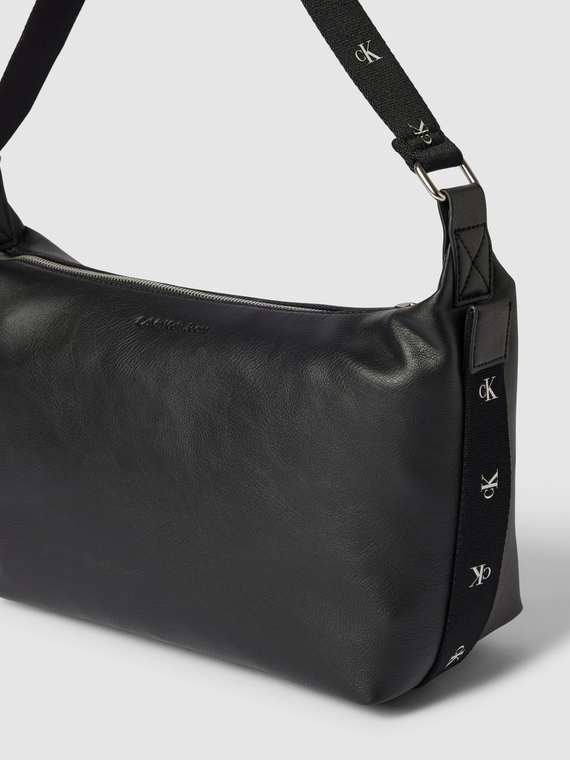 Handtasche mit Label-Details in schwarz